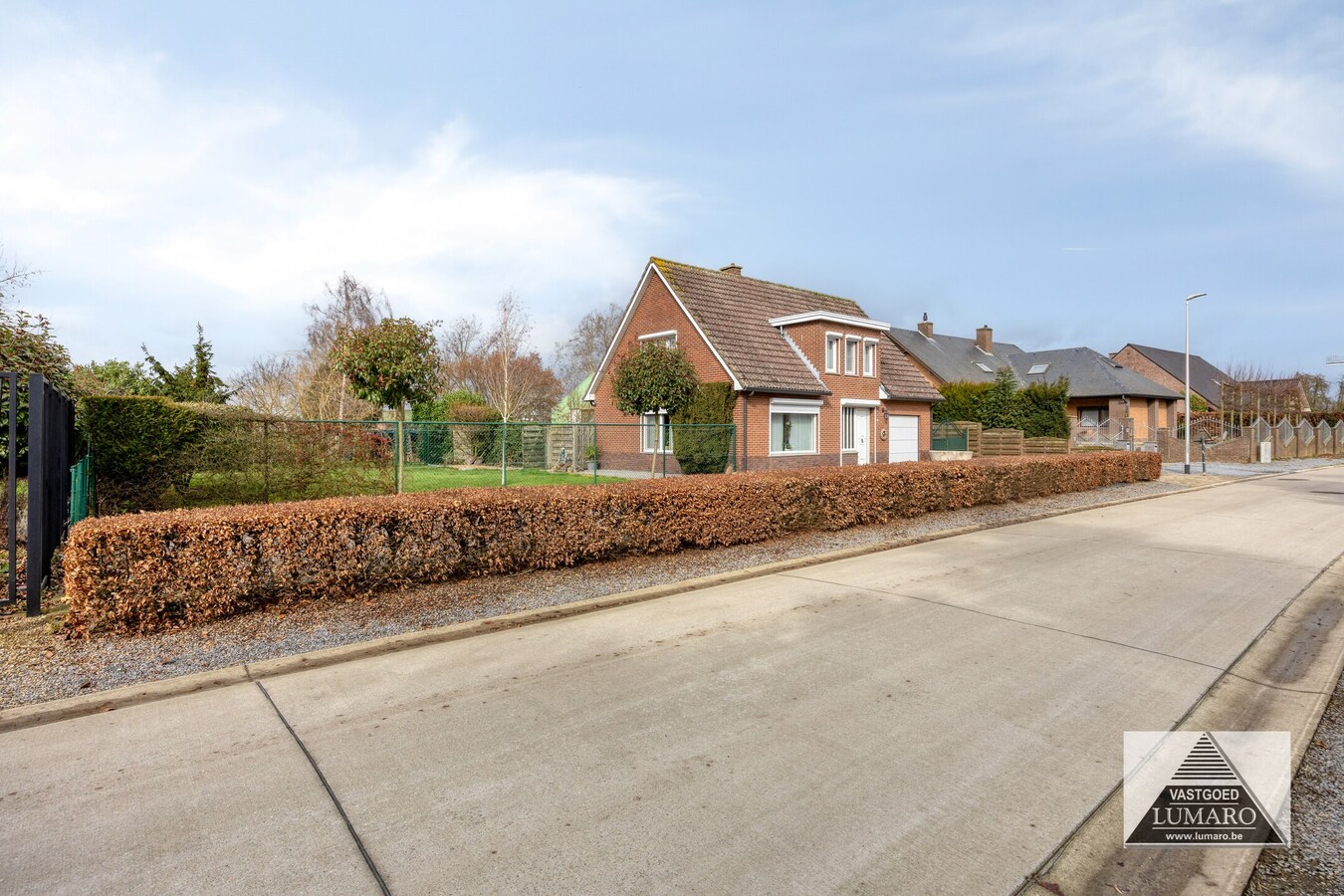 Landelijk gelegen goed onderhouden vrijstaande woning 