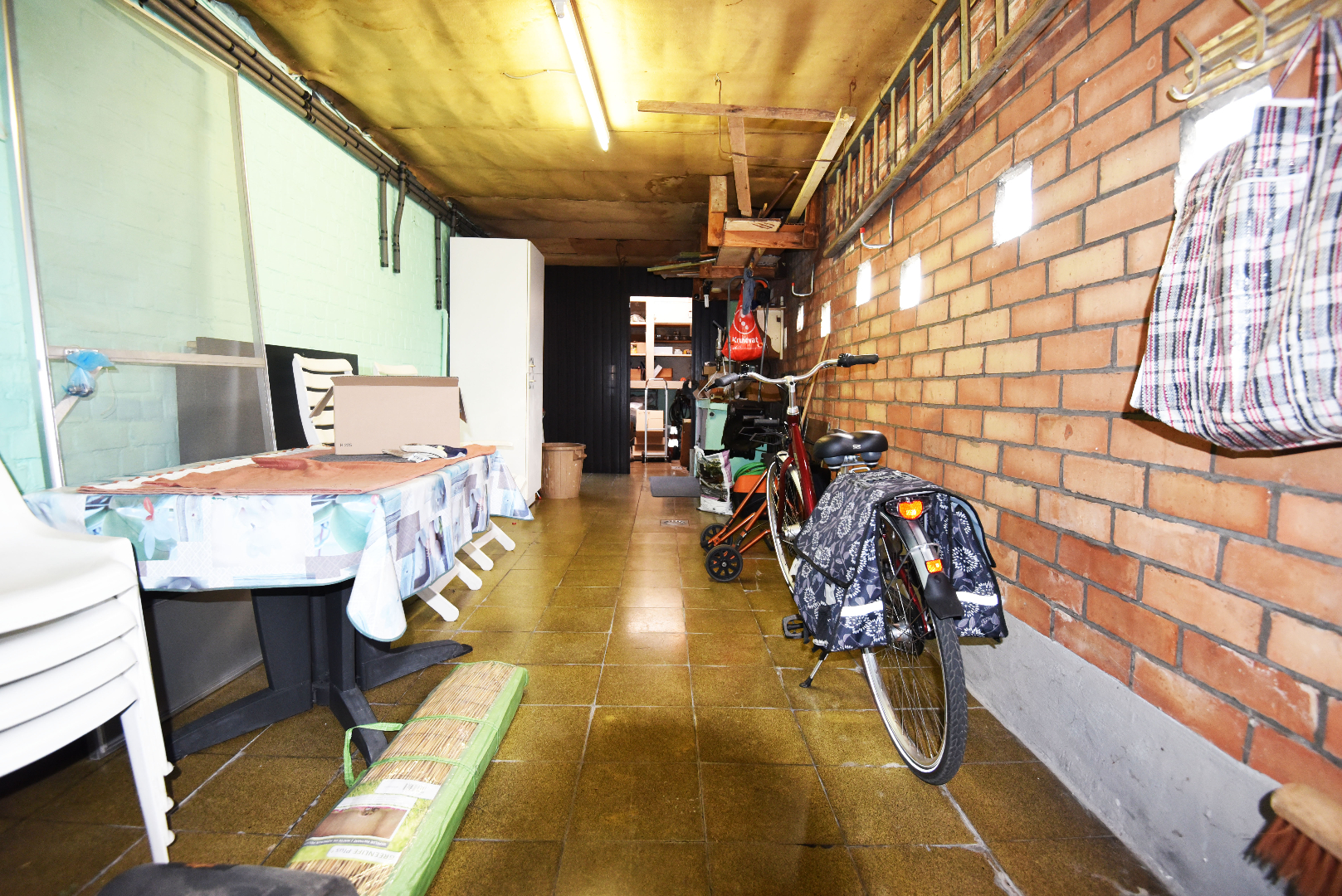 Te renoveren woning op 431m²  te centrum Waarschoot 