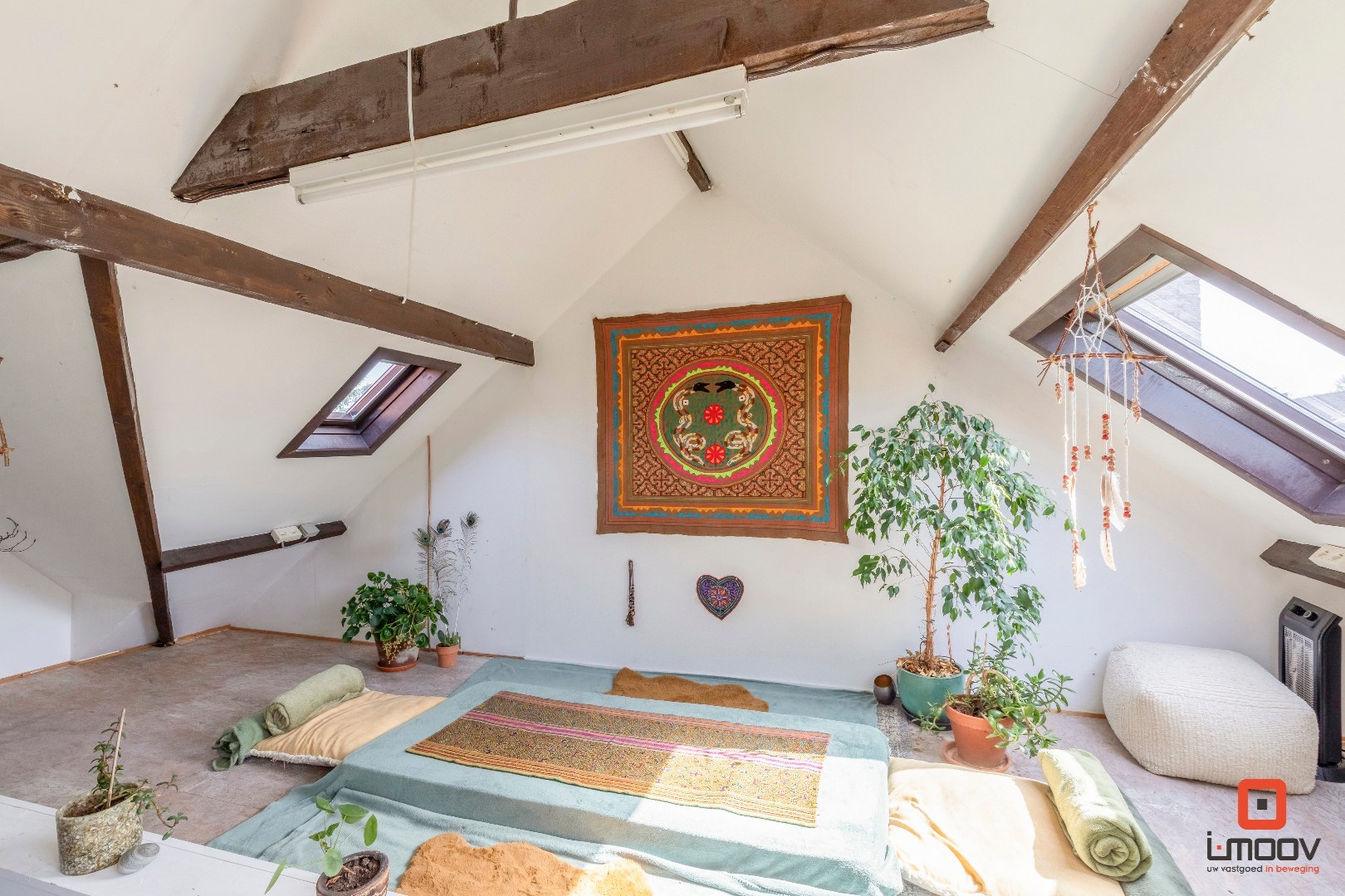 Karaktervolle tuinwijkwoning met unieke architectuur en garage te Gentbrugge 