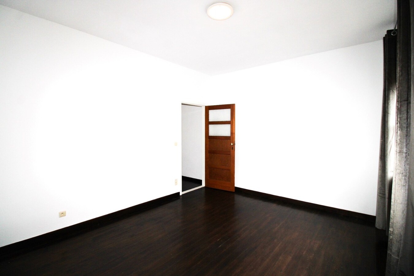 Charmante instapklare woning met 3 ruime slaapkamers en terras in het hartje Sint-Niklaas 