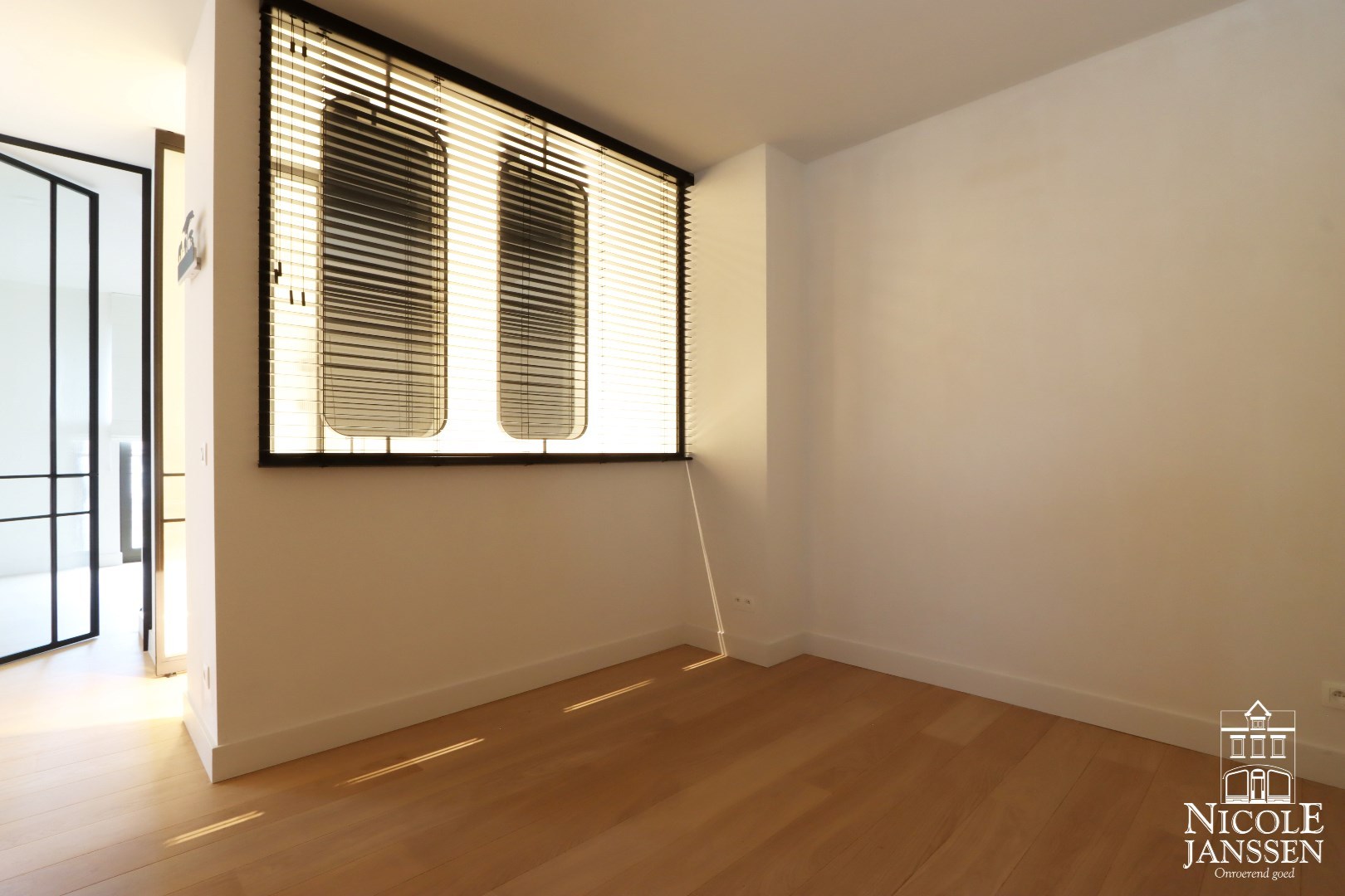 Hoofdslaapkamer met badkamer