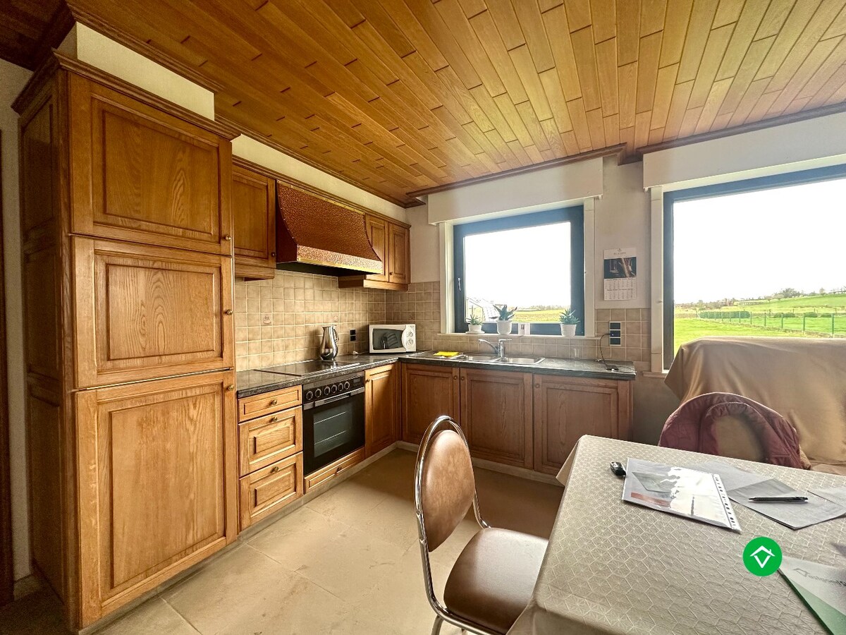 Ruime alleenstaande woning met prachtig uitzicht nabij het centrum van Koekelare 