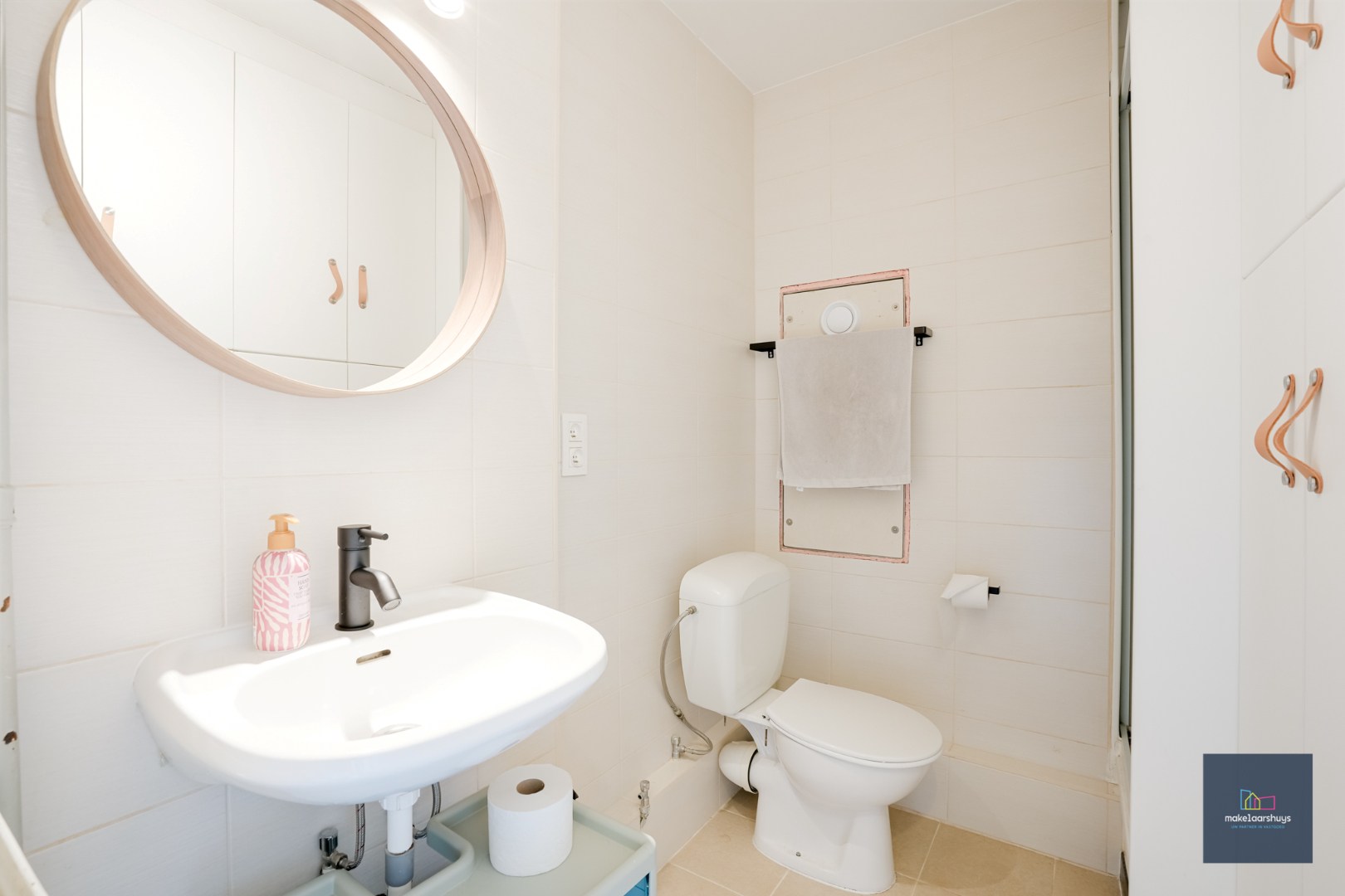 Topper ; instapklare studio met schitterend zicht 