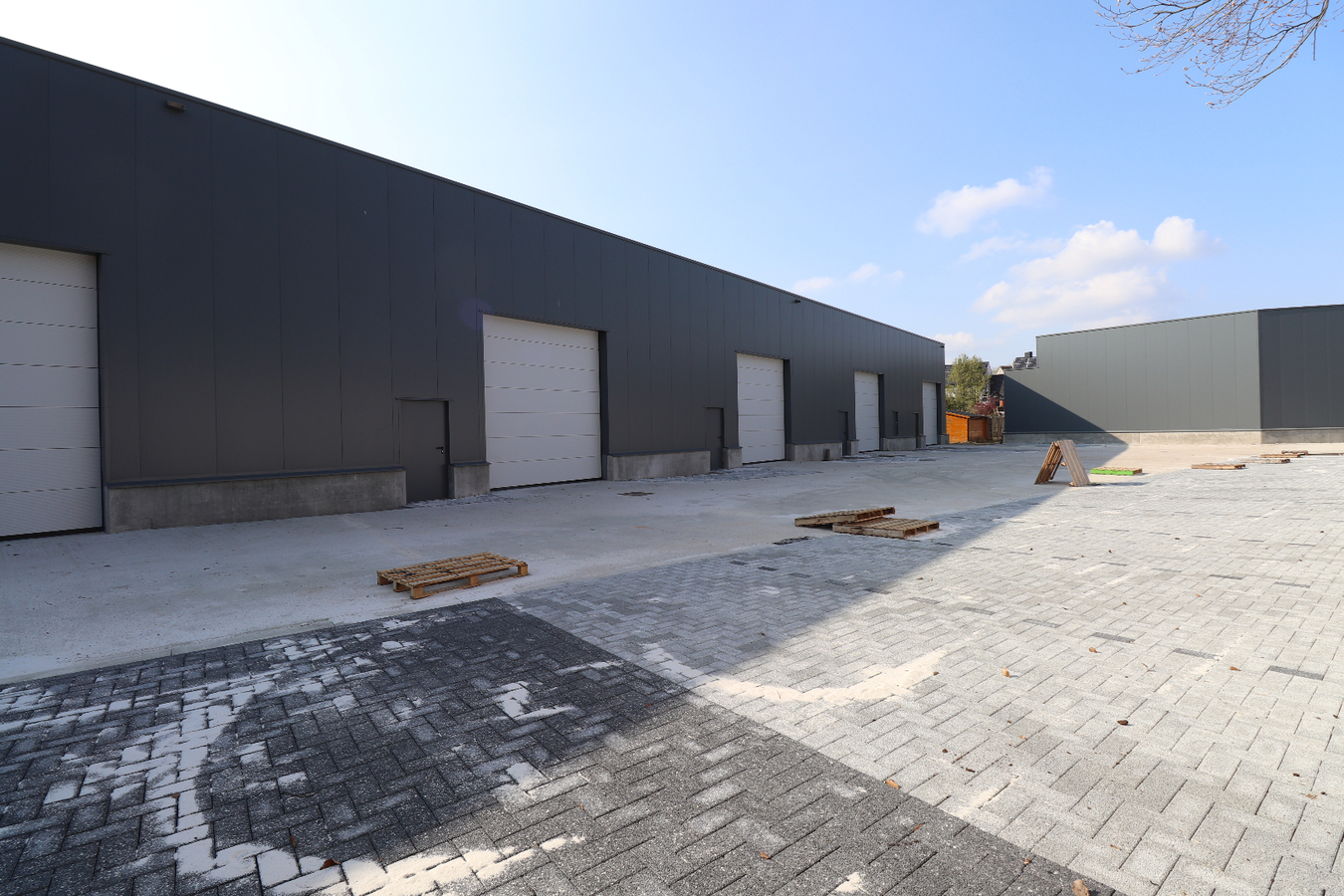 Verkocht industrie - Geel