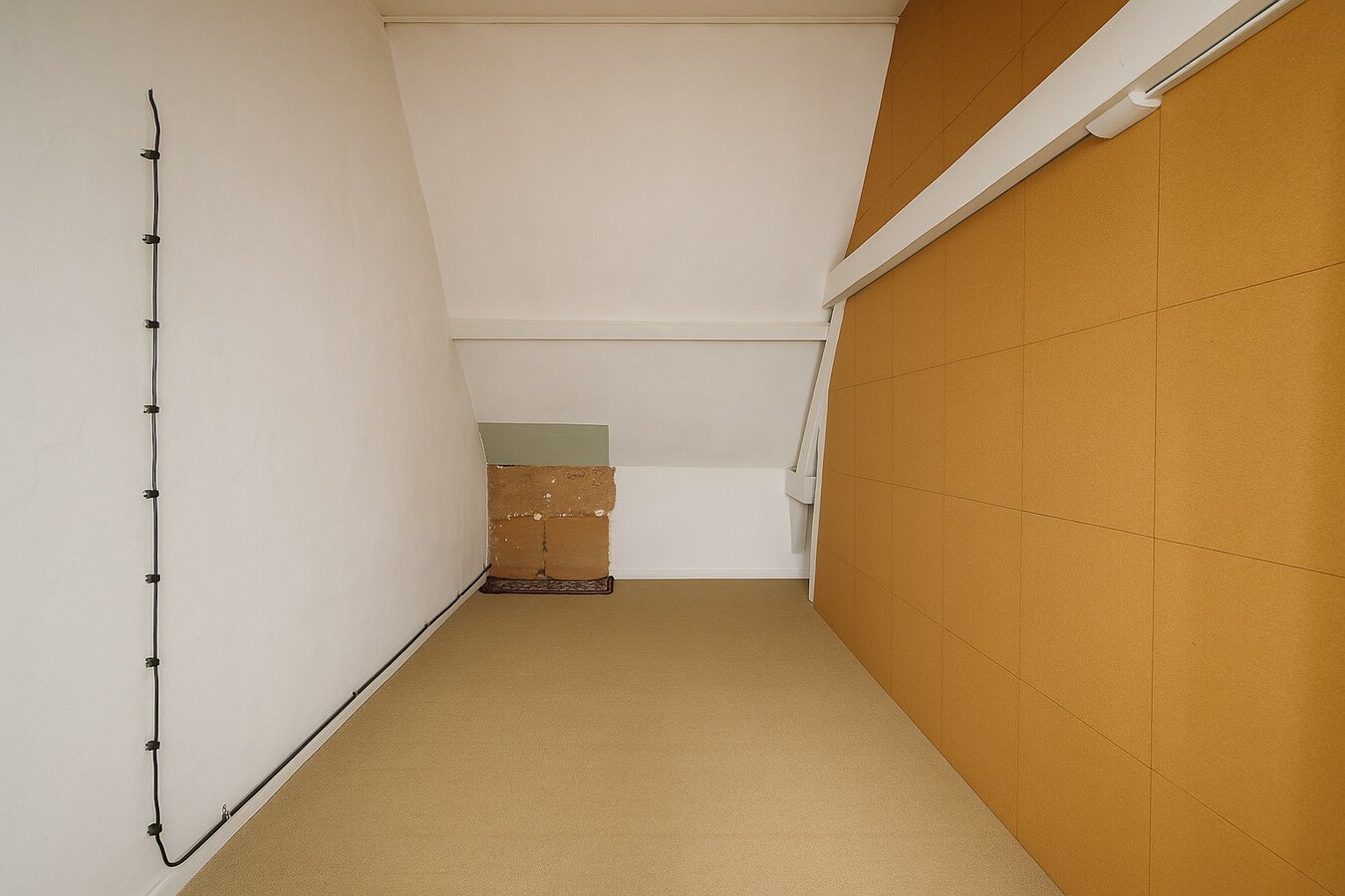 Te koop: Te renoveren woning in het hart van Sint-Niklaas – karakter, ruimte én topligging! 