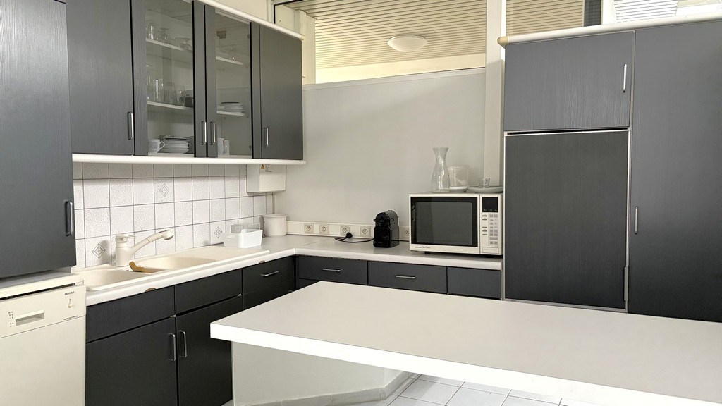 Kantoren en opslagruimte te huur in Nazareth