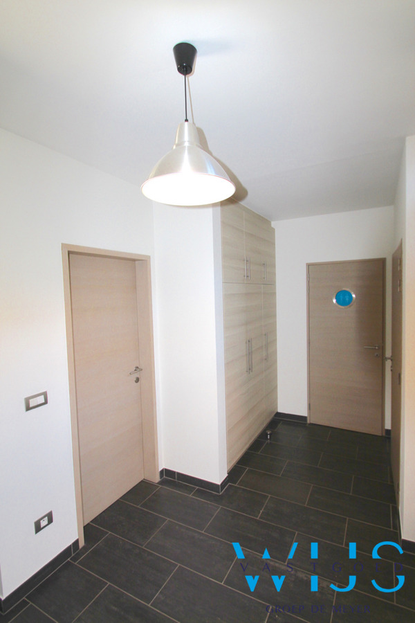 Verrassend ruim woonhuis op een TOPlocatie in ERTVELDE ! 