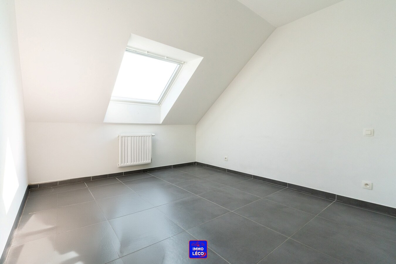 Appartement moderne avec garage une voiture ! 