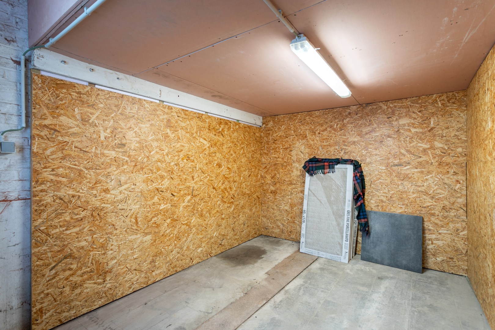 Opbrengsteigendom met gerenoveerde loft (EPC B) en atelier (100m²) naast het station van Braine-le-Comte 