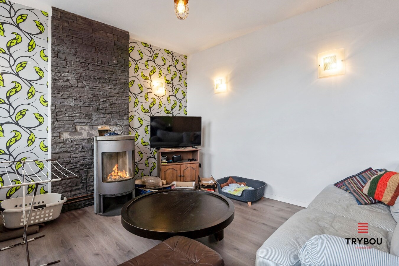 Prachtig handelspand met woonst op centrale ligging te Merkem. 