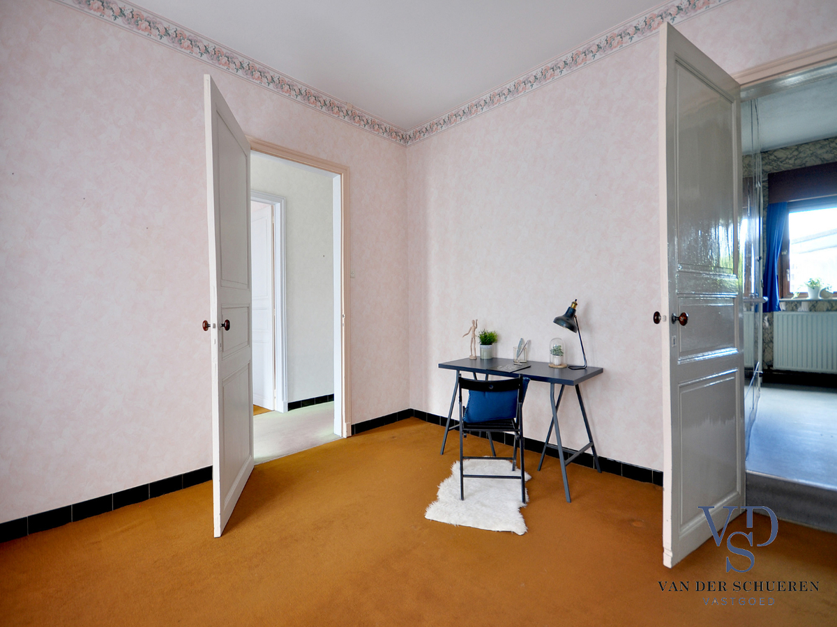 Degelijke en stijlvolle herenwoning. Uitstekend gelegen ! 