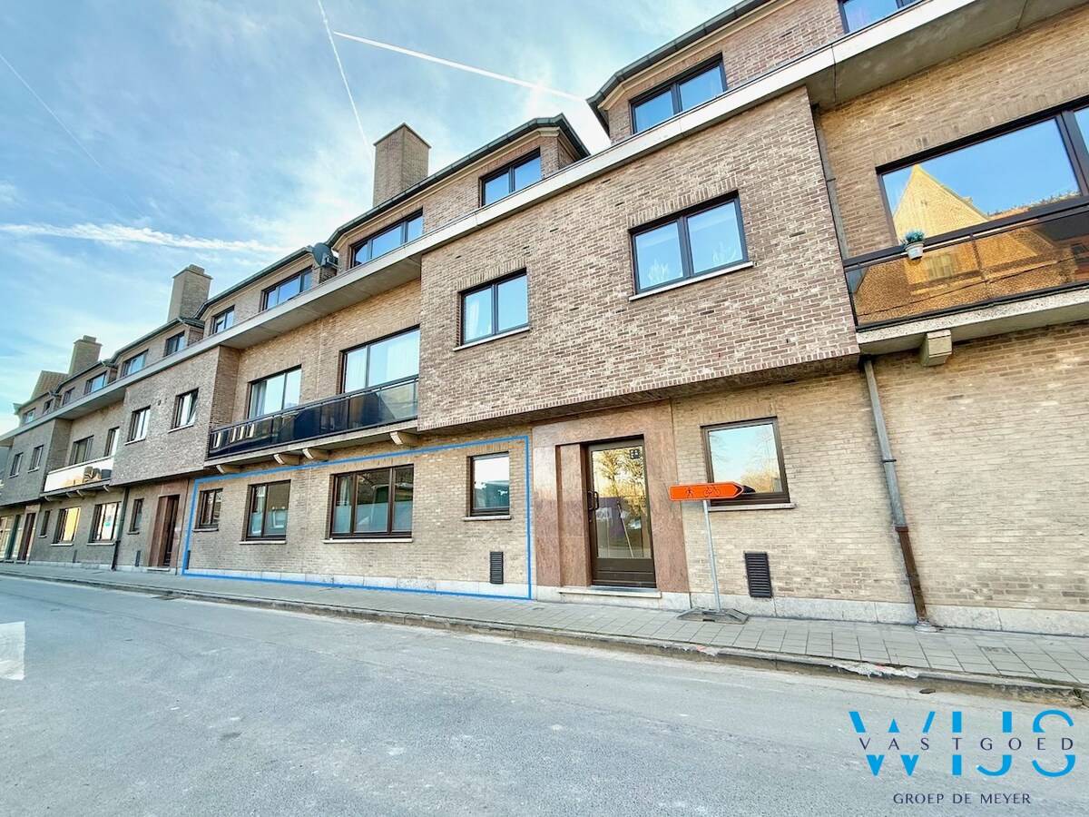 Gelijkvloers appartement met garage te Baarle/Drongen ! 