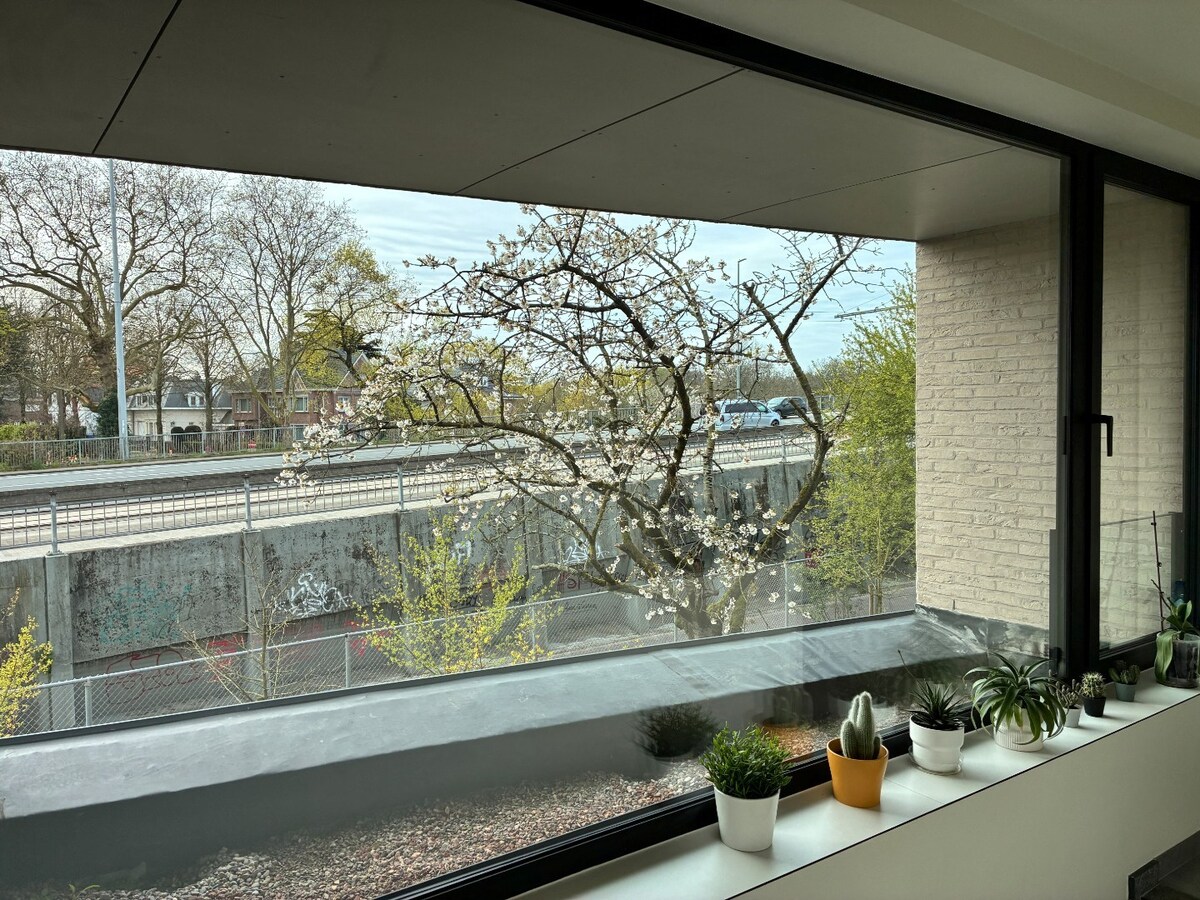 Nieuwbouwwoning nabij de Sterre - met terras en tuin ! 