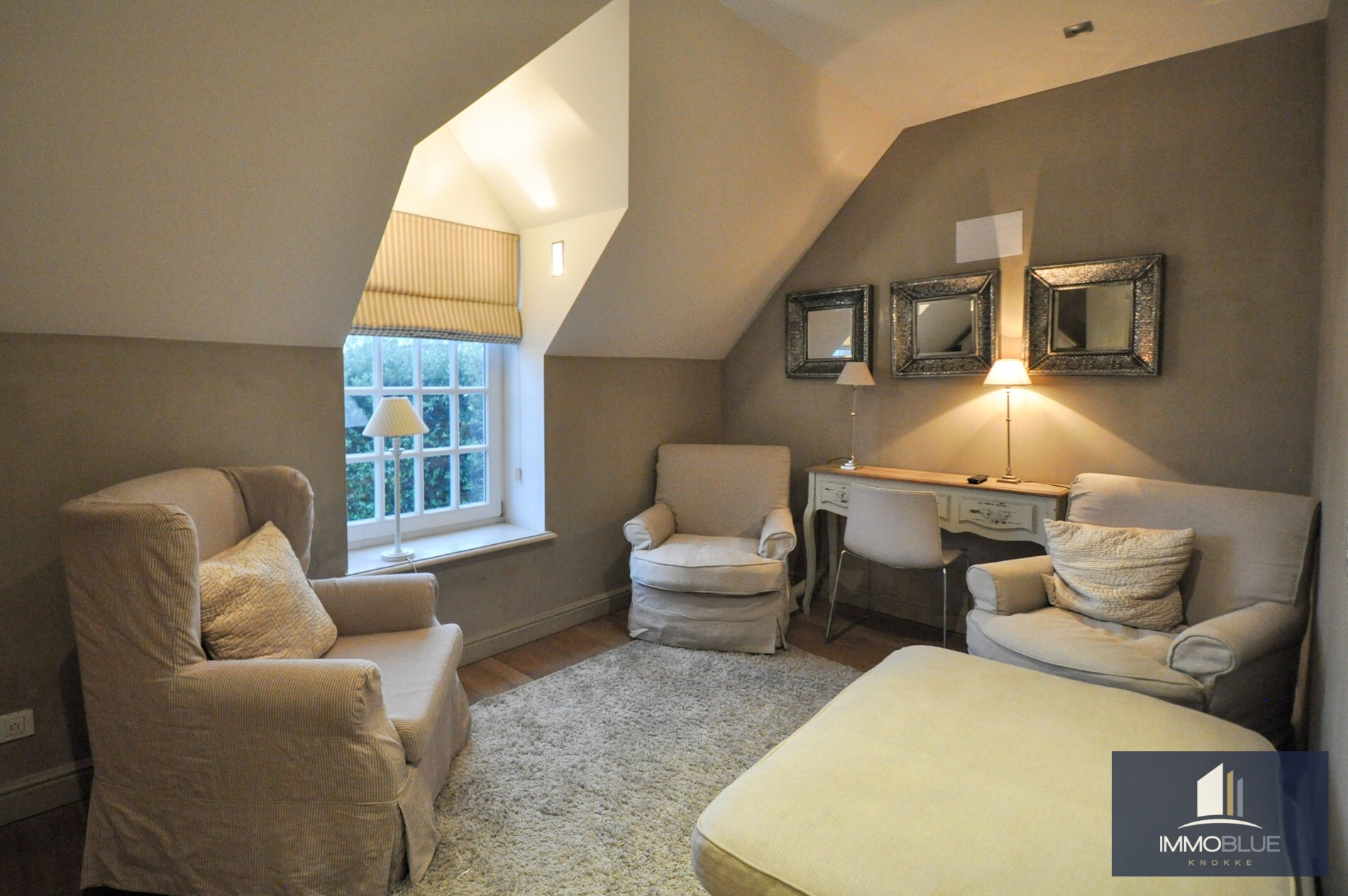 Charmante villa gelegen in een rustige residentiele wijk. 