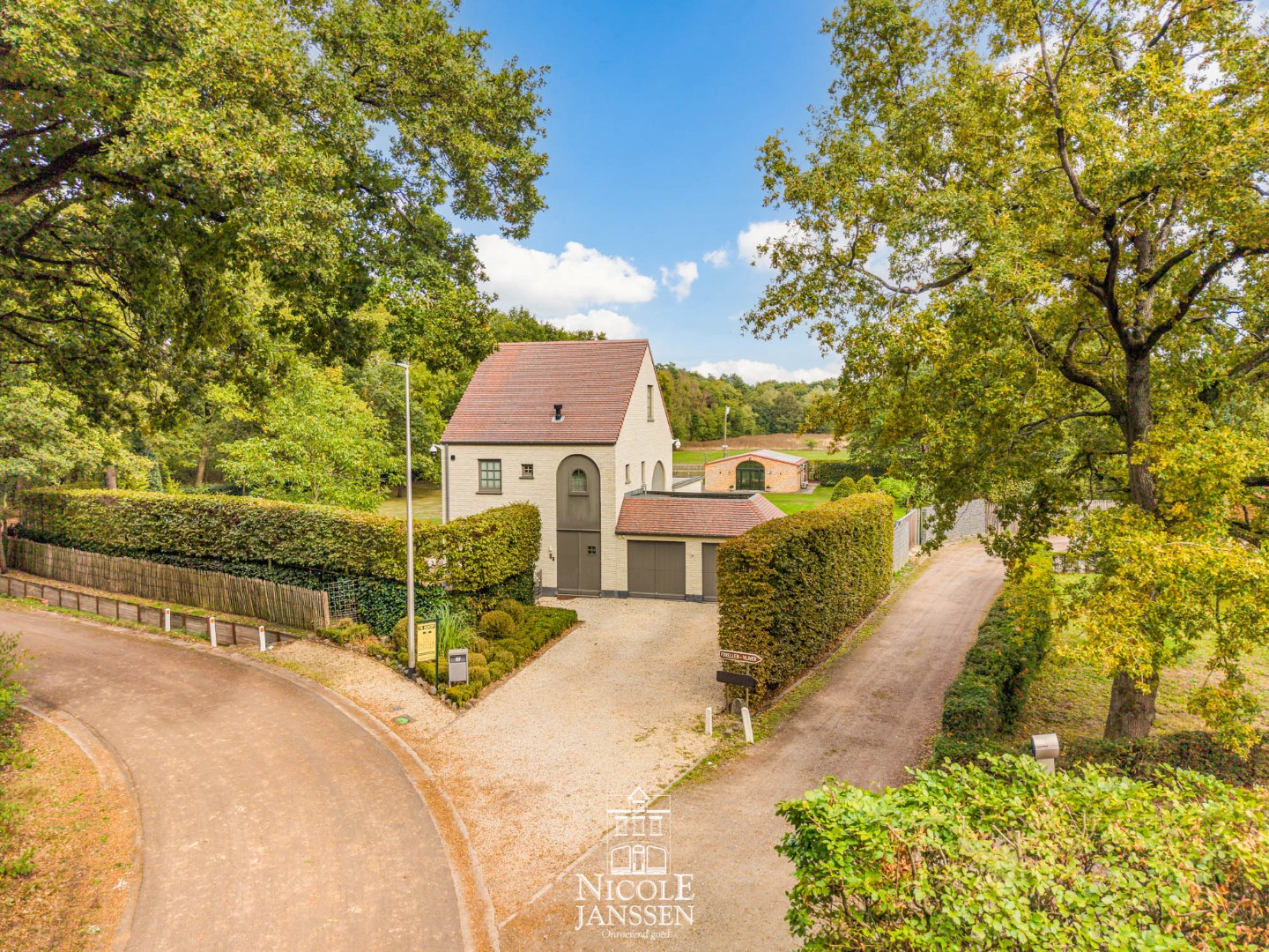 Villa op een perceel van meer dan 63 are 