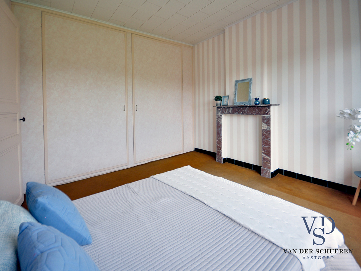 Degelijke en stijlvolle herenwoning. Uitstekend gelegen ! 