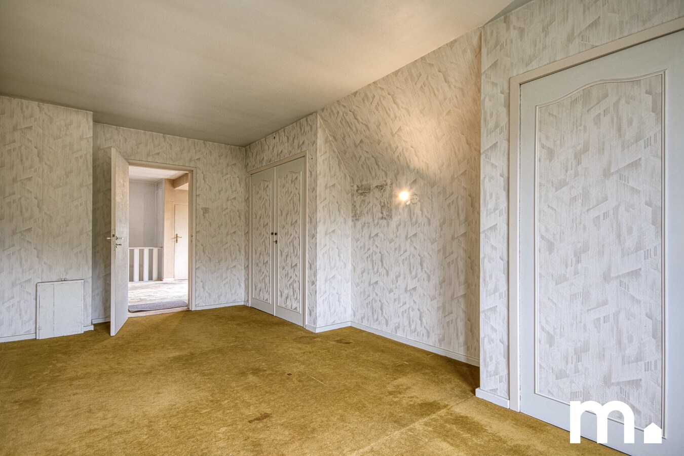 Alleenstaande villa met 4 slaapkamers en zonnige tuin te Harelbeke op 1005 m² 
