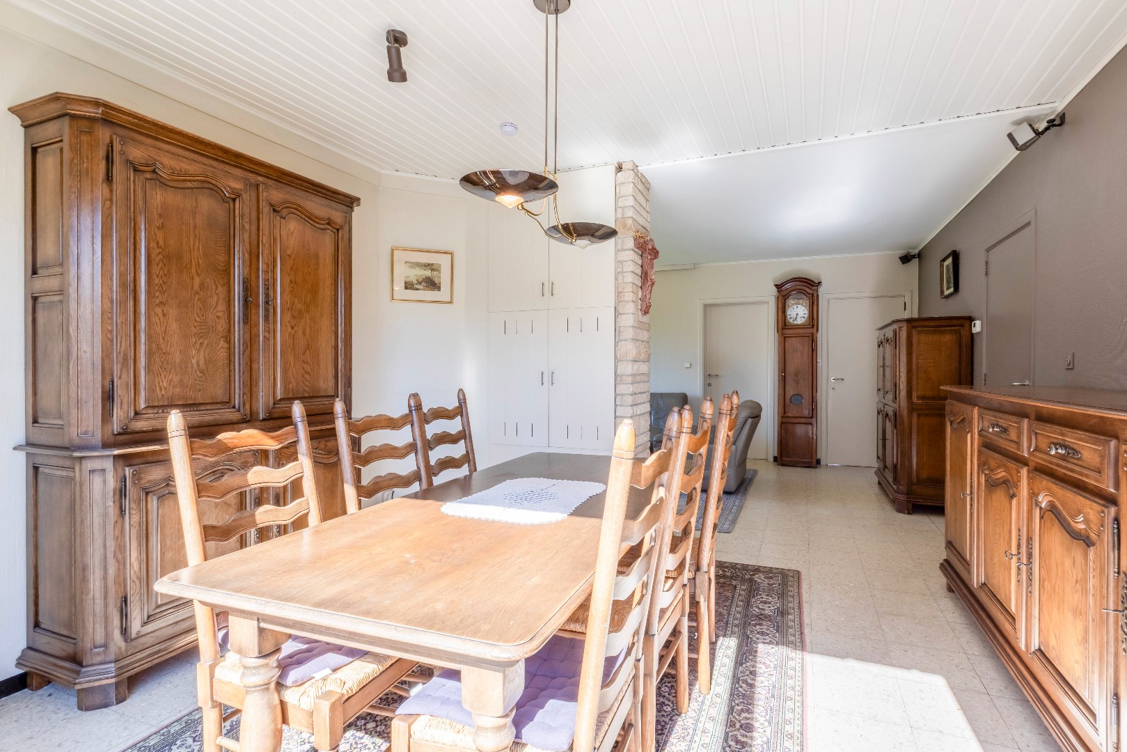 VERKOCHT - Ruime half open bebouwing met garage te Merelbeke 