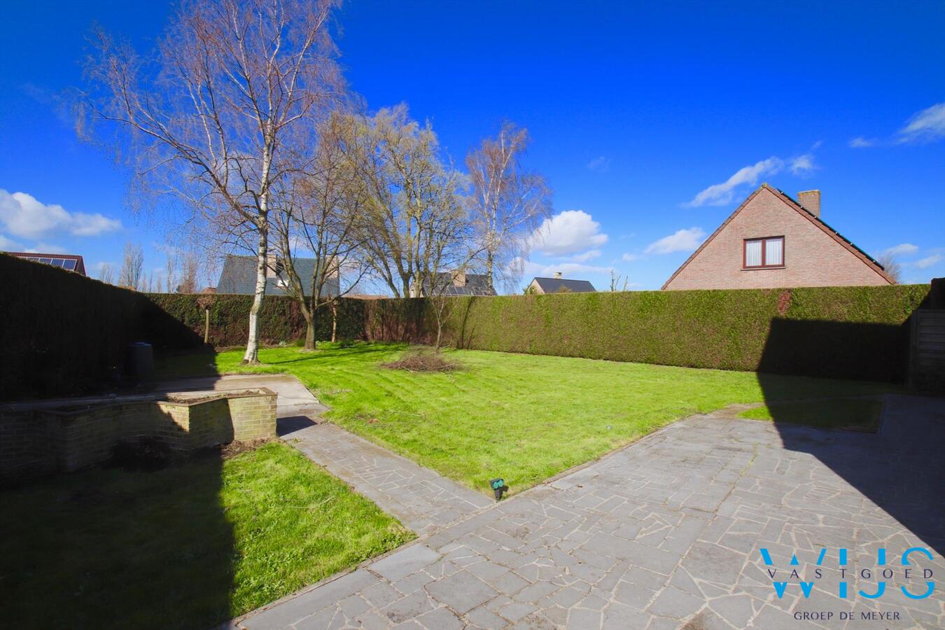 Uitzonderlijk goed gelegen woonhuis op een perceel van 841 vierkante meter in ERTVELDE! 