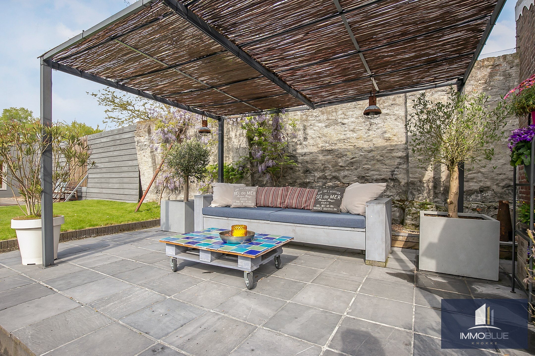 Maison de maître exclusive et élégante avec de grands espaces de vie. 