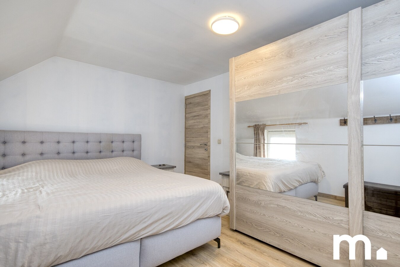 Ruime gerenoveerde gezinswoning met 5 slaapkamers en 2 badkamers ! EPC B ! 