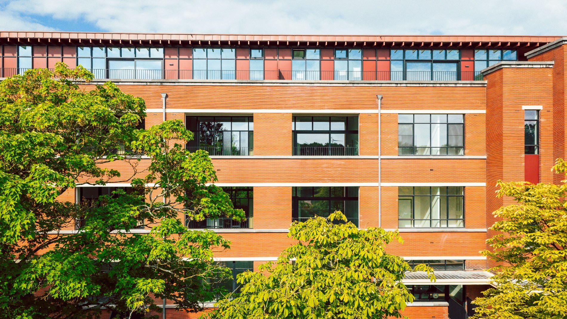 Instapklaar appartement in de stijlvolle Ambiorixkazerne 
