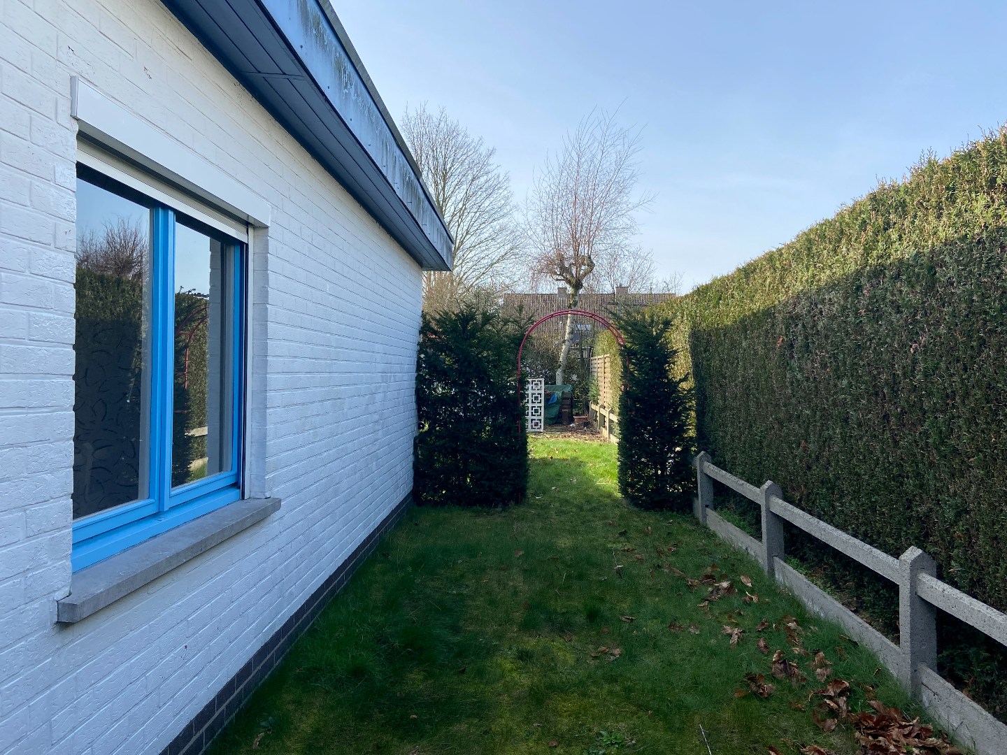 Residentieel gelegen woning met tuin en garage op toplocatie in Waregem! 