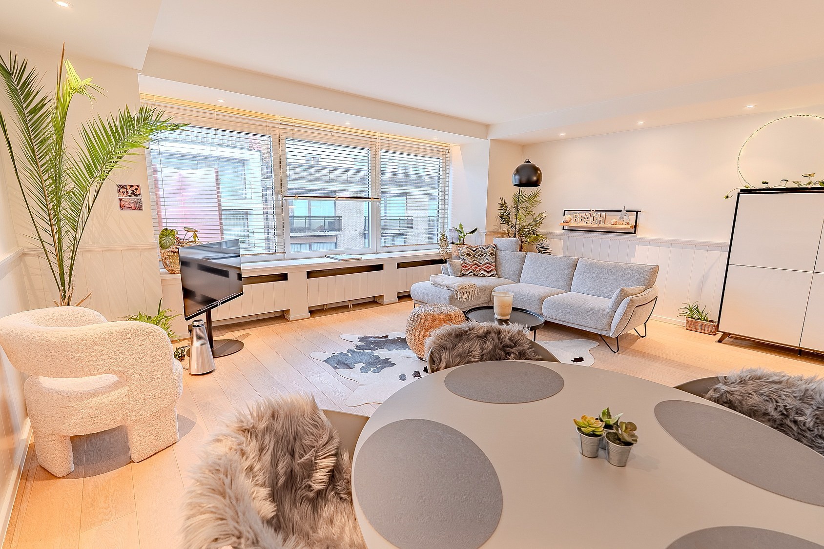 Ruim en volledig instapklaar appartement met 2 slaapkamers op de Lippenslaan 