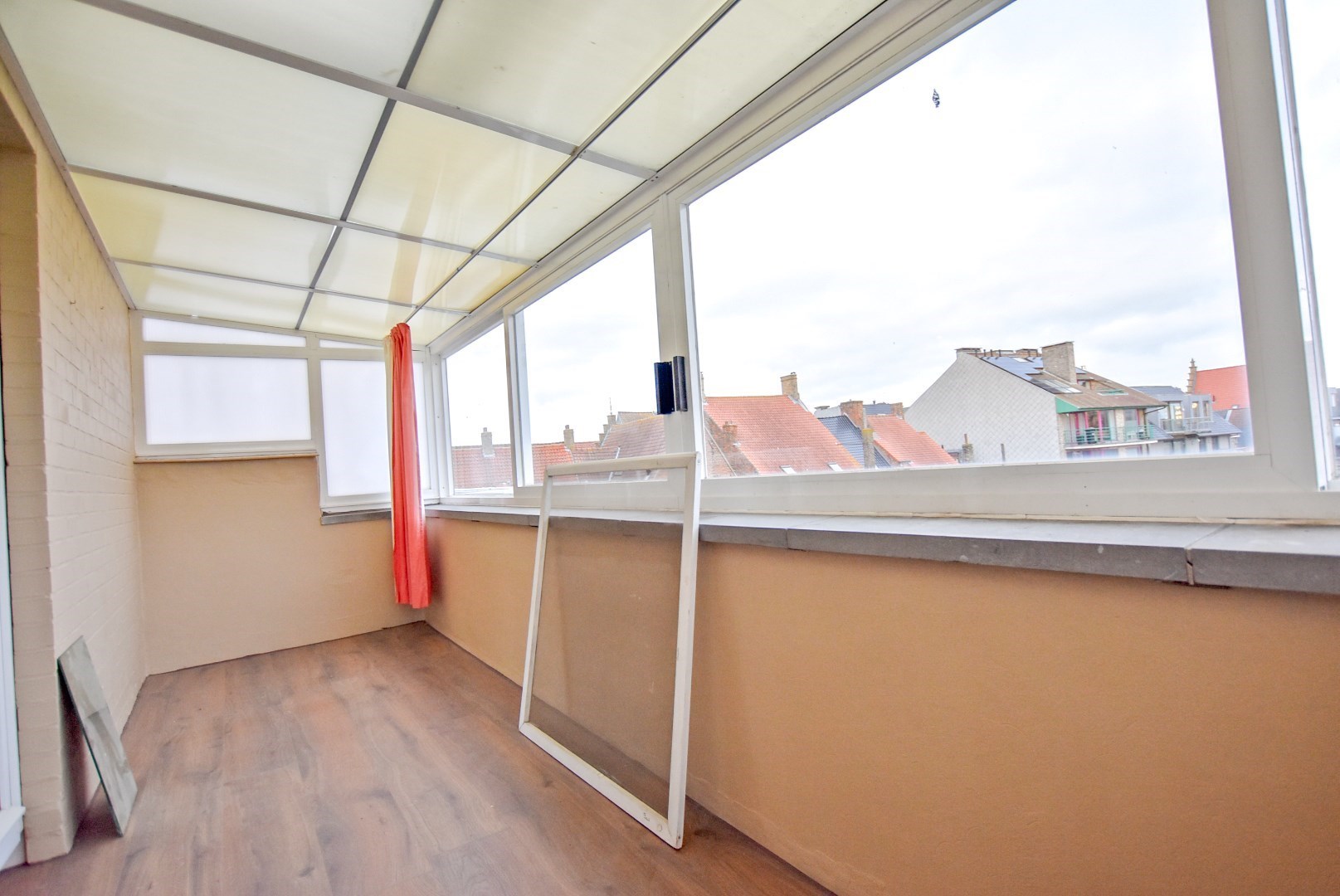 Opbrengsteigendom bestaande uit 3 appartementen op 159m² te centrum Veurne. 