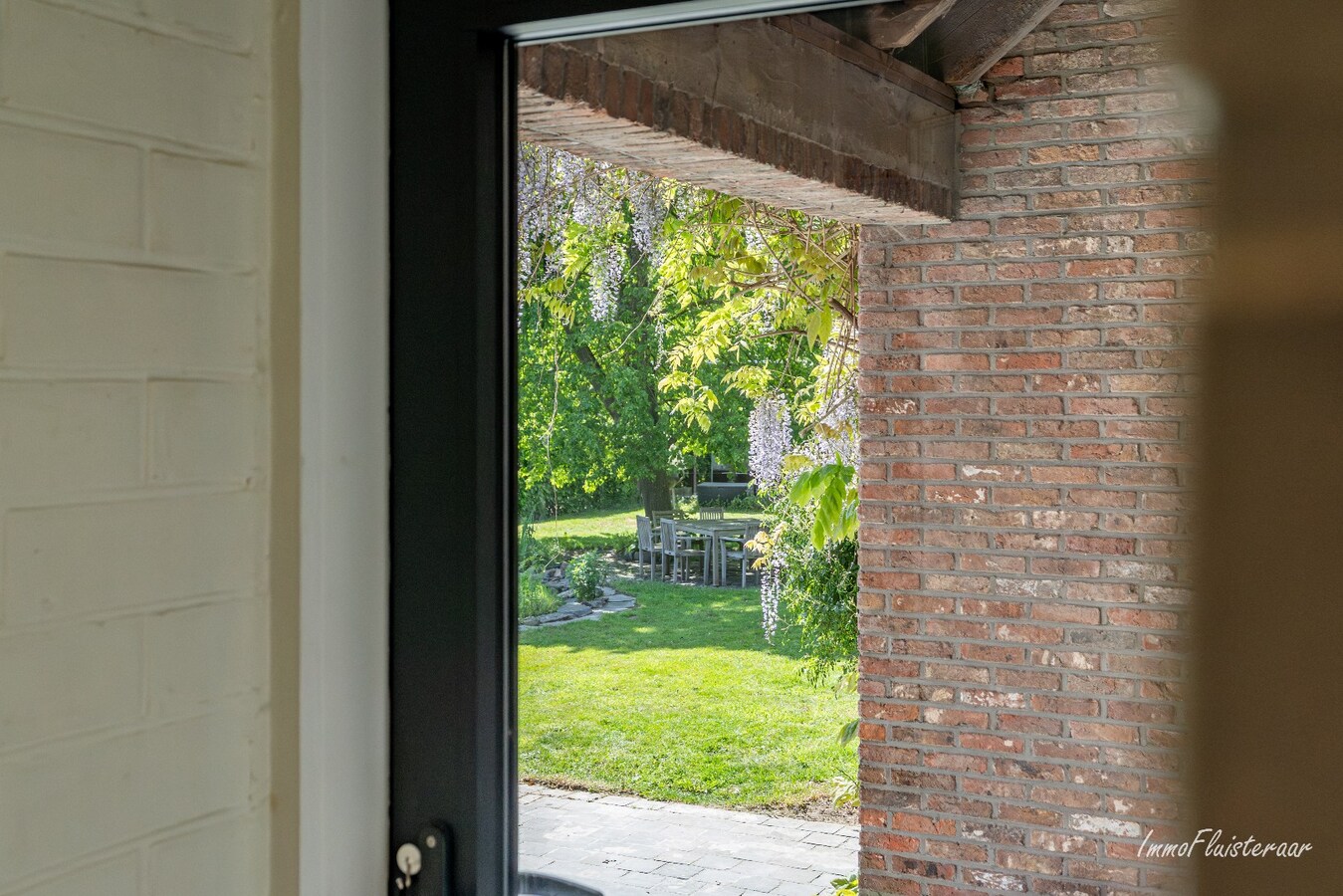 Charmante villa avec bâtiment d'écurie et prairie sur environ 6 700 m² à Hamme. 