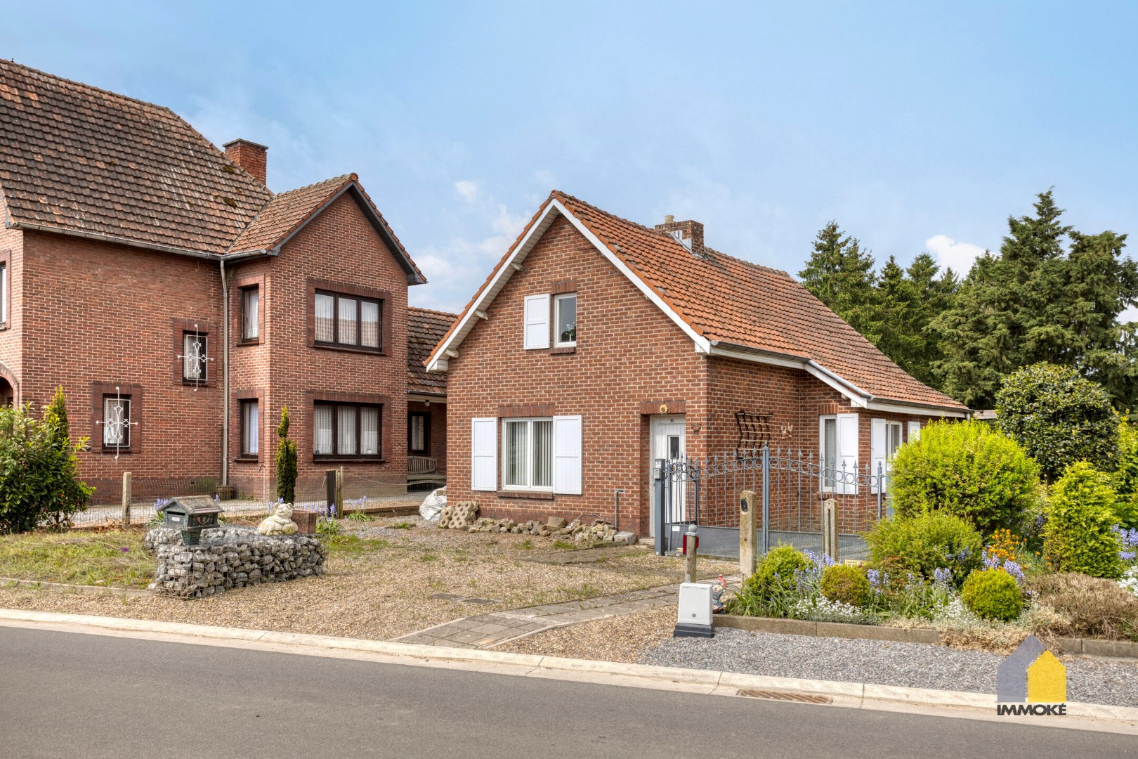 Volledig te renoveren woning op een perceel van 11 a 74 ca. 