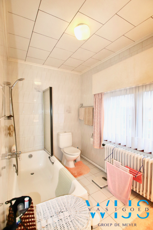 Ruime gezinswoning met 5 slaapkamers &amp; ZUIDgerichte tuin te Zelzate! 