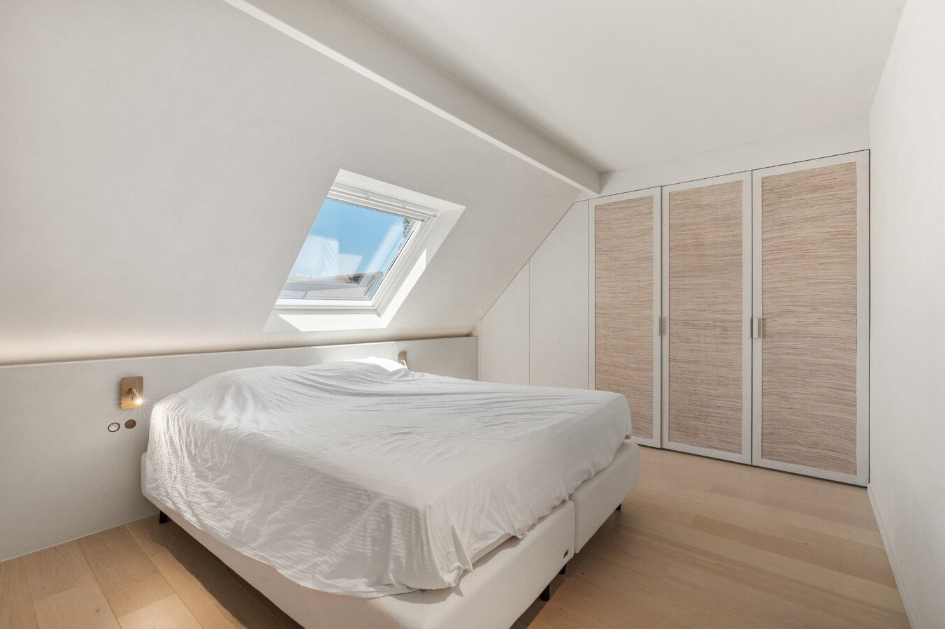 Exclusief gerenoveerde villa in een rustige doodlopende straat nabij het centrum van Knokke 