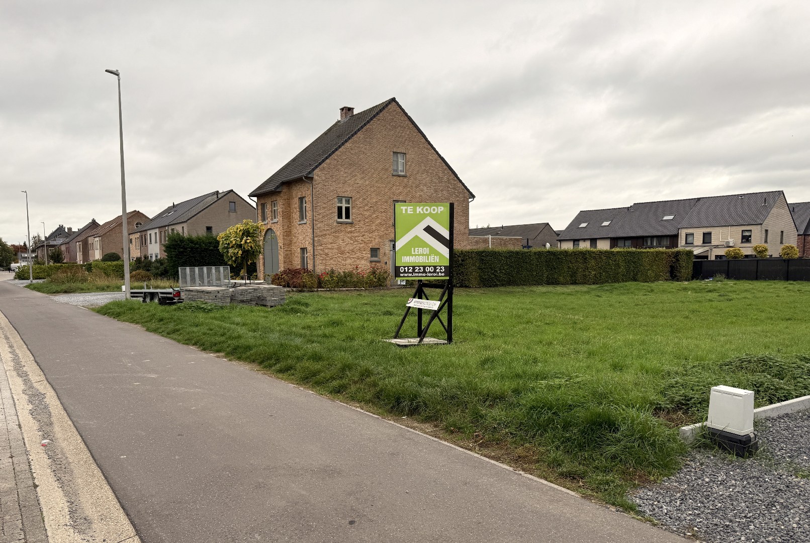 Bouwperceel voor half open bebouwing in doodlopende straat nabij centrum Tongeren 