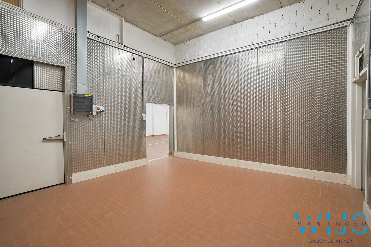 Instapklaar woonhuis met loods(en) te Ertvelde ! 