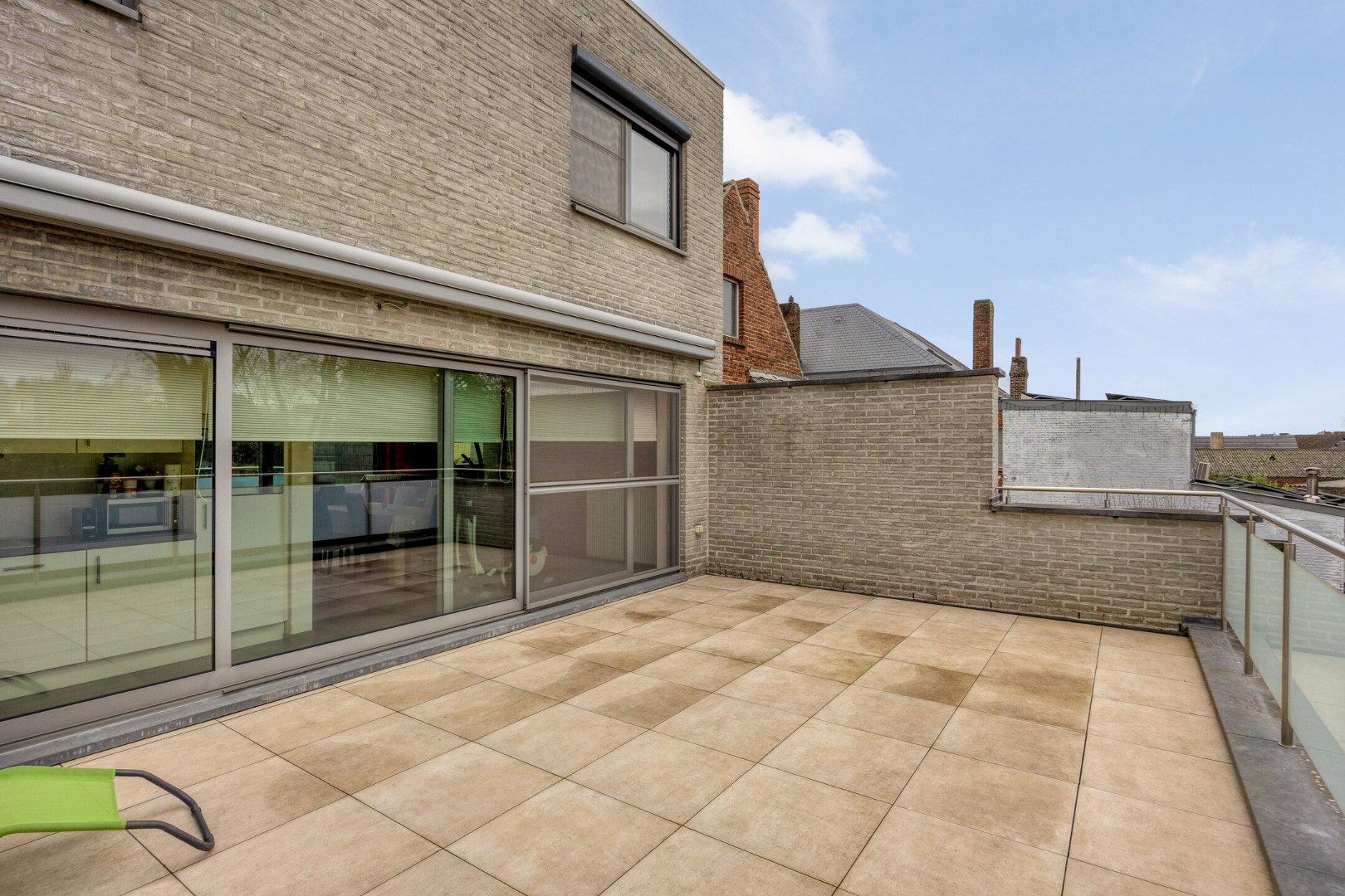 zonneterras achteraan