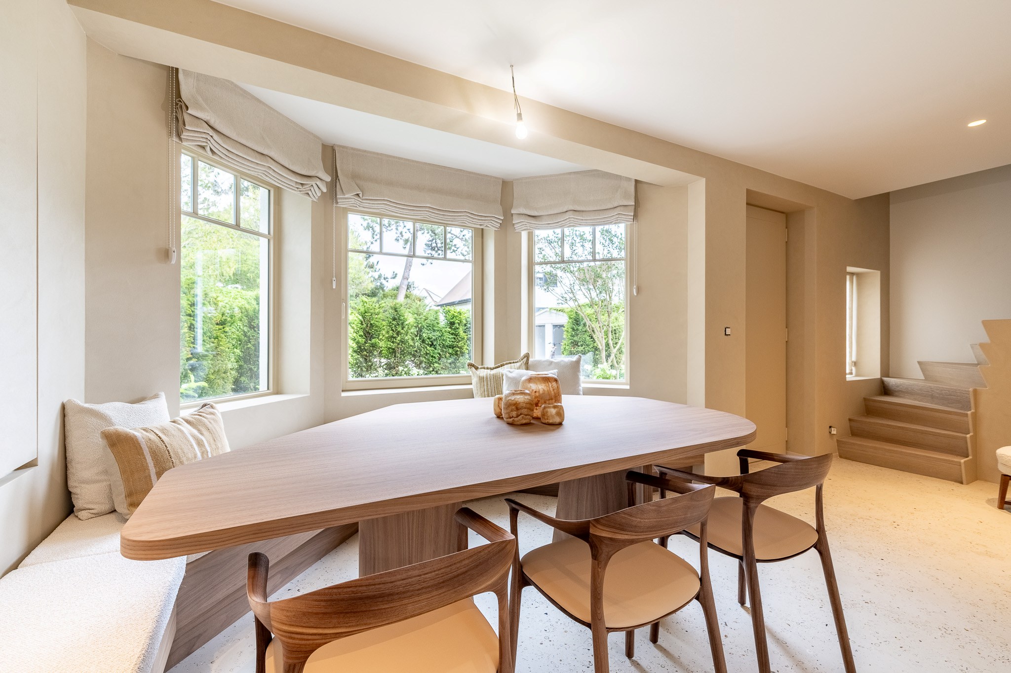 Très luxueuse et charmante villa jumelée rénovée, située à proximité du centre commercial de Knokke. 