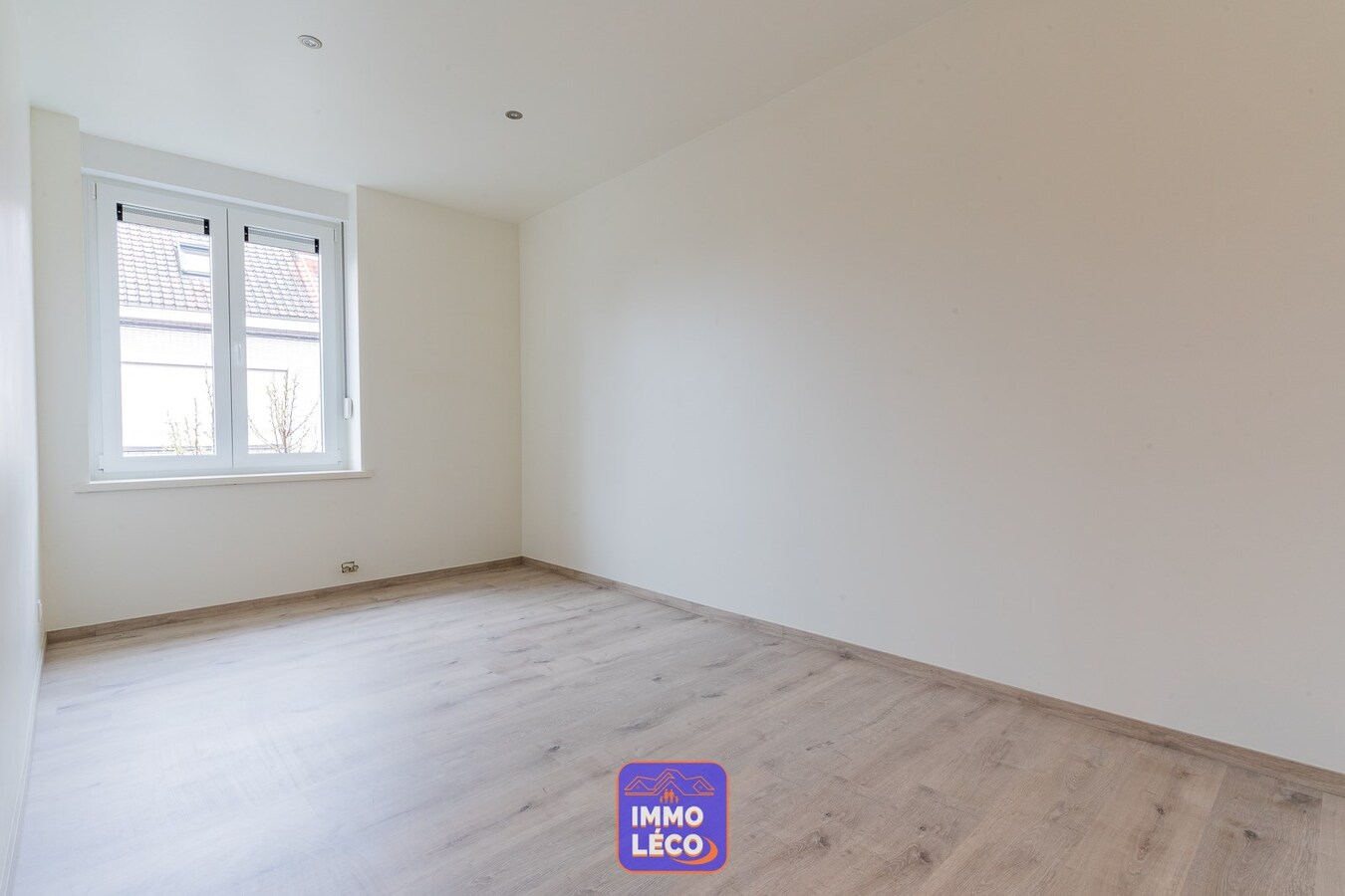 Maison rénovée en 2024 avec cour et garage, COUP DE COEUR 