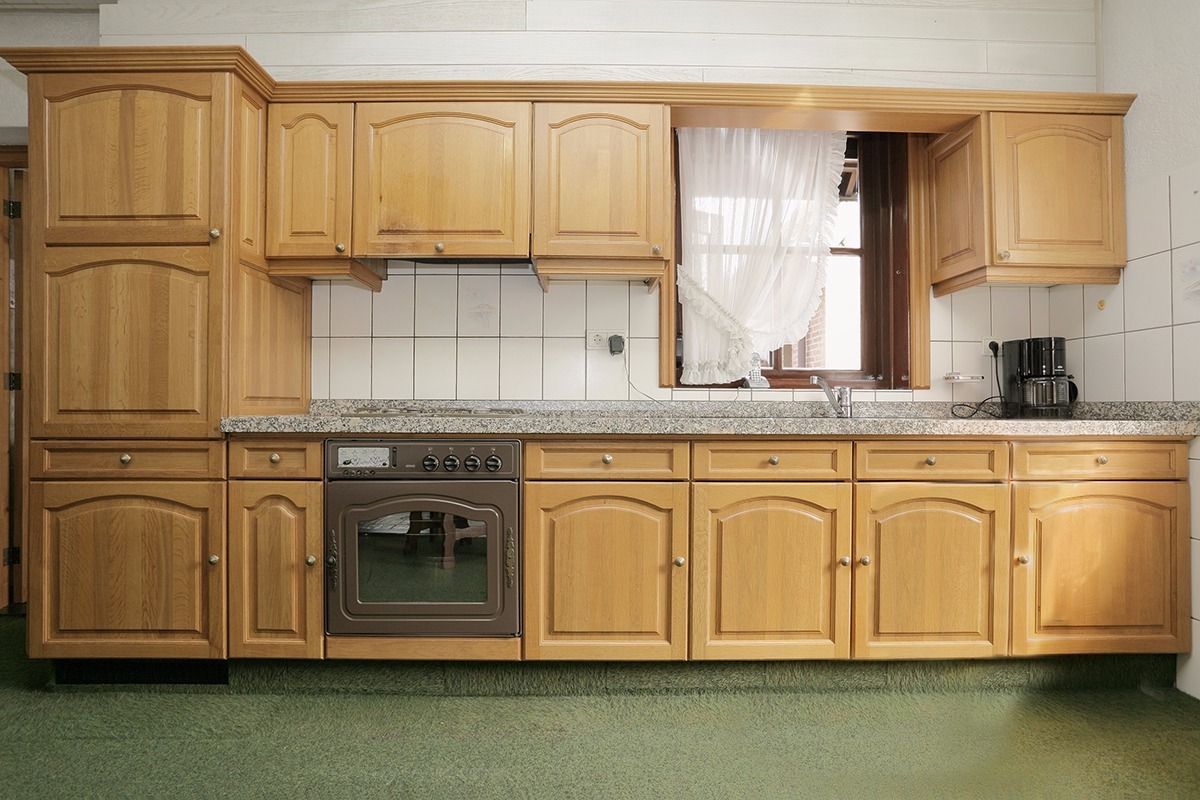 Vrijstaand woonhuis met dubbele garage, erf tuin en ondergrond staande en gelegen te Bergeijk, Bucht 45. 