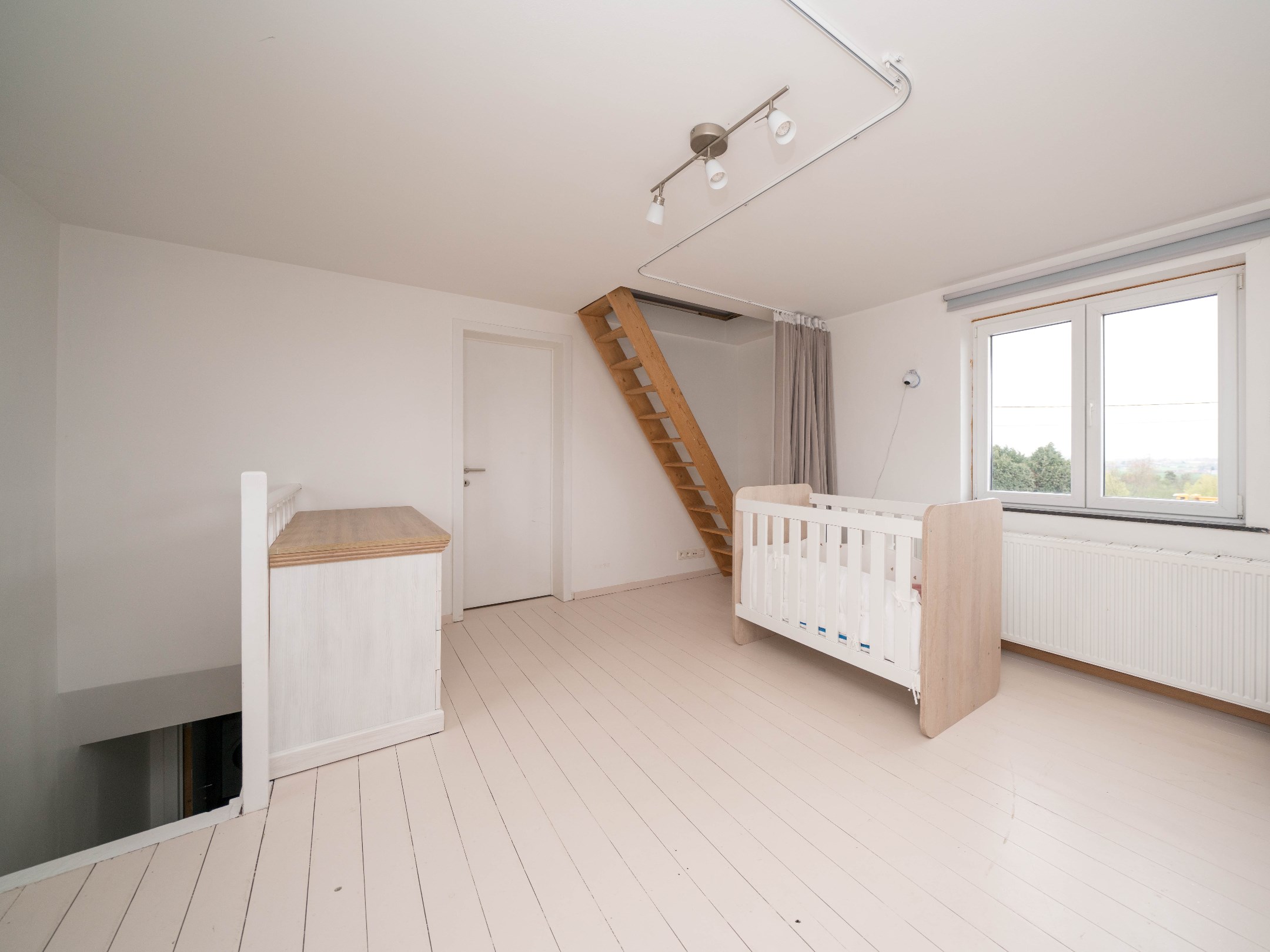 Gerenoveerde woning met grote tuin 