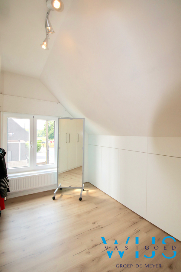 Instapklaar woonhuis op een prachtige ligging te Ertvelde ! 