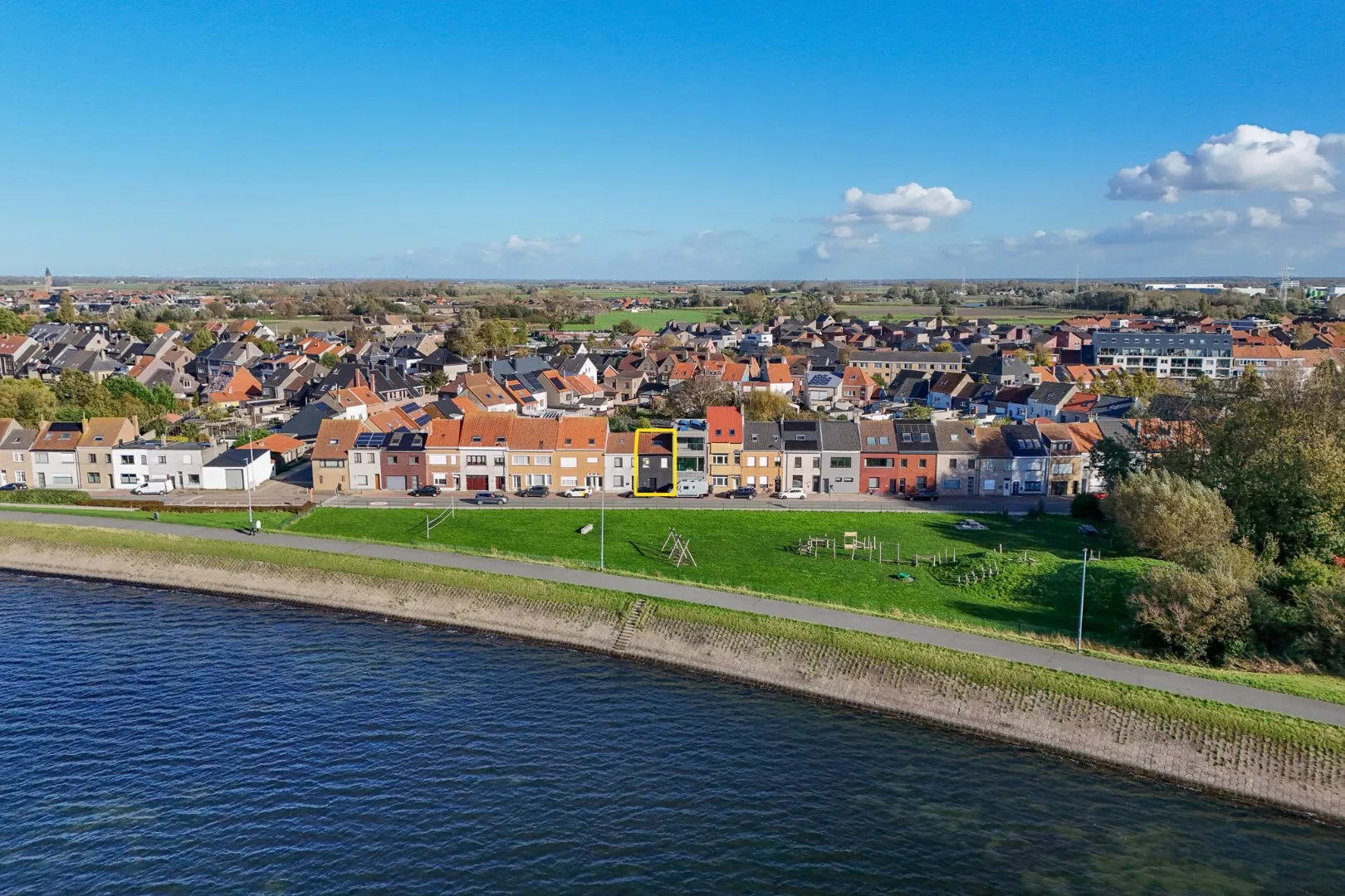 Ruime woning met 3 slaapkamers vlakbij de Spuikom!