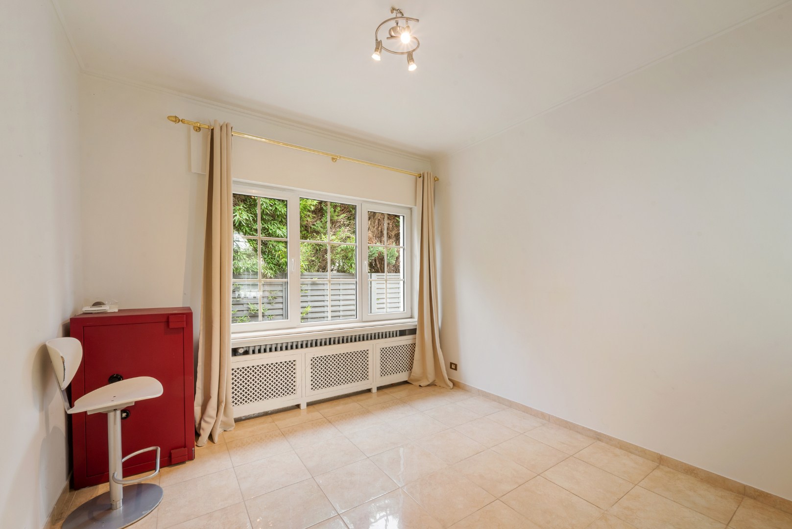 Stijlvolle villa met 5 slaapkamers op mooi perceel van 1325m² 