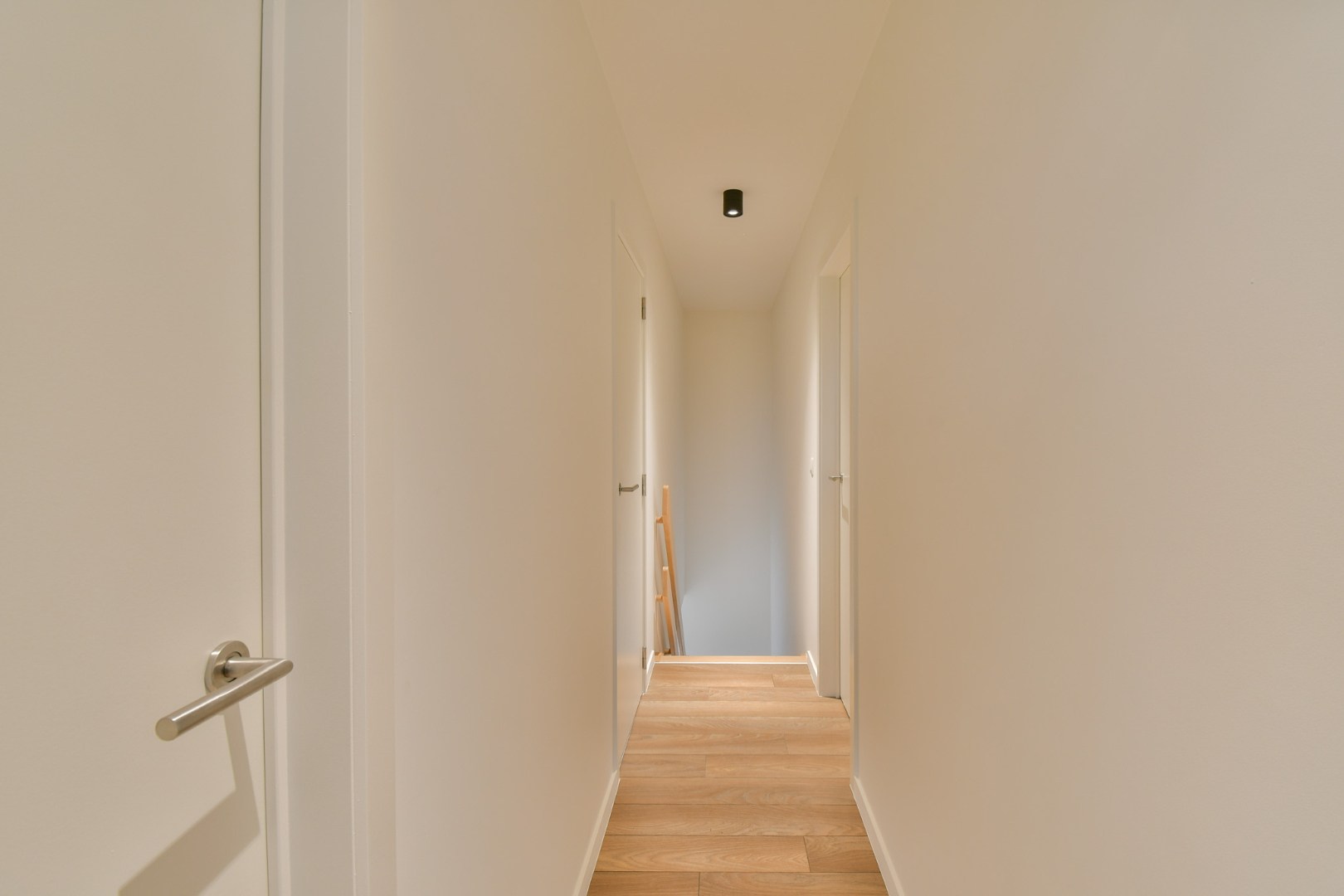 Halfopen woning met 3 slaapkamers en landelijk verzicht! 