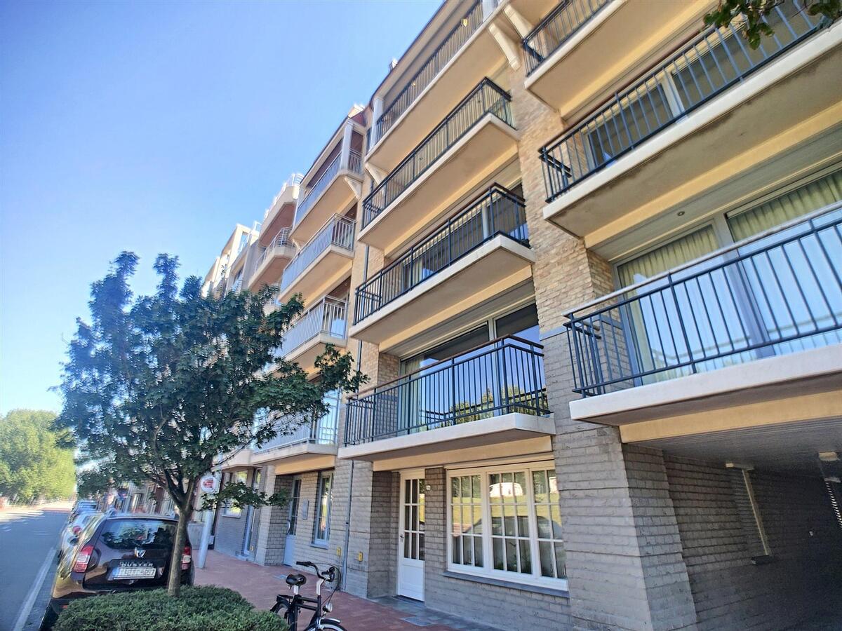 Knap woonappartement met grote balkons en open zicht - Heist 