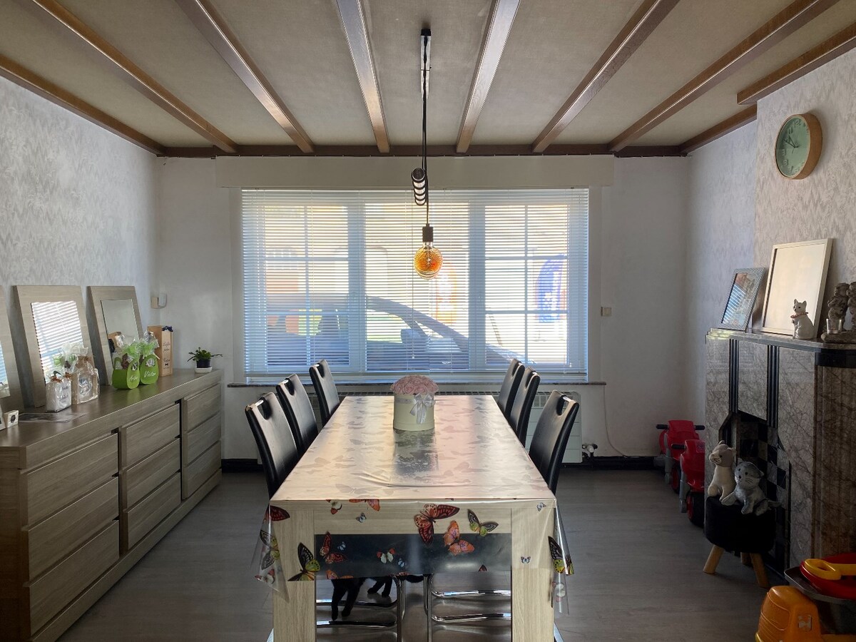 Uiterst ruime gezinswoning met onderhoudsvriendelijke zuidgerichte tuin 