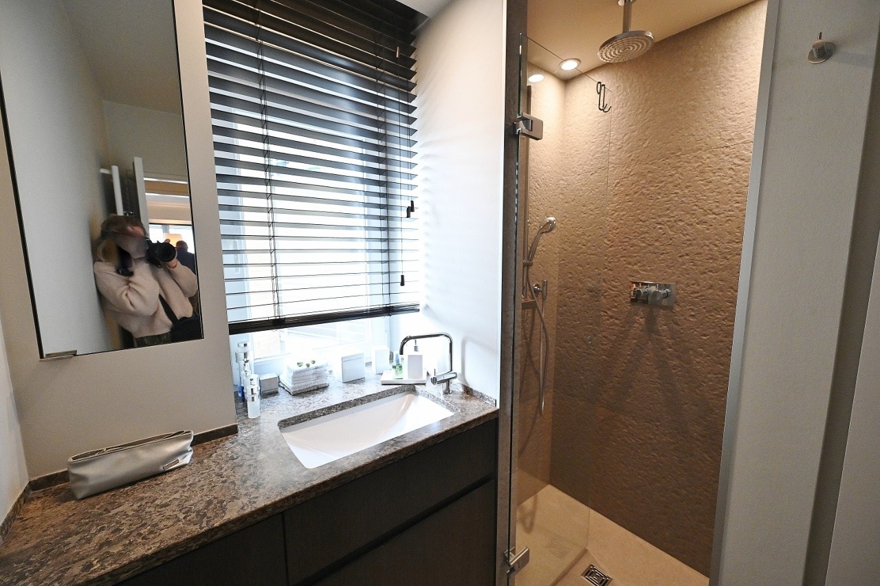 Appartement meublé - Luxueusement aménagé avec 2 chambres, à proximité de la plage et de la place Van Bunnen. 