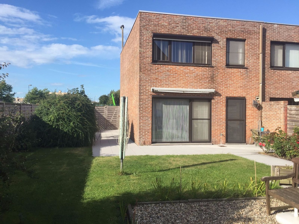 MOOIE GEZINSWONING MET TUIN IN VICOGNE WIJK 