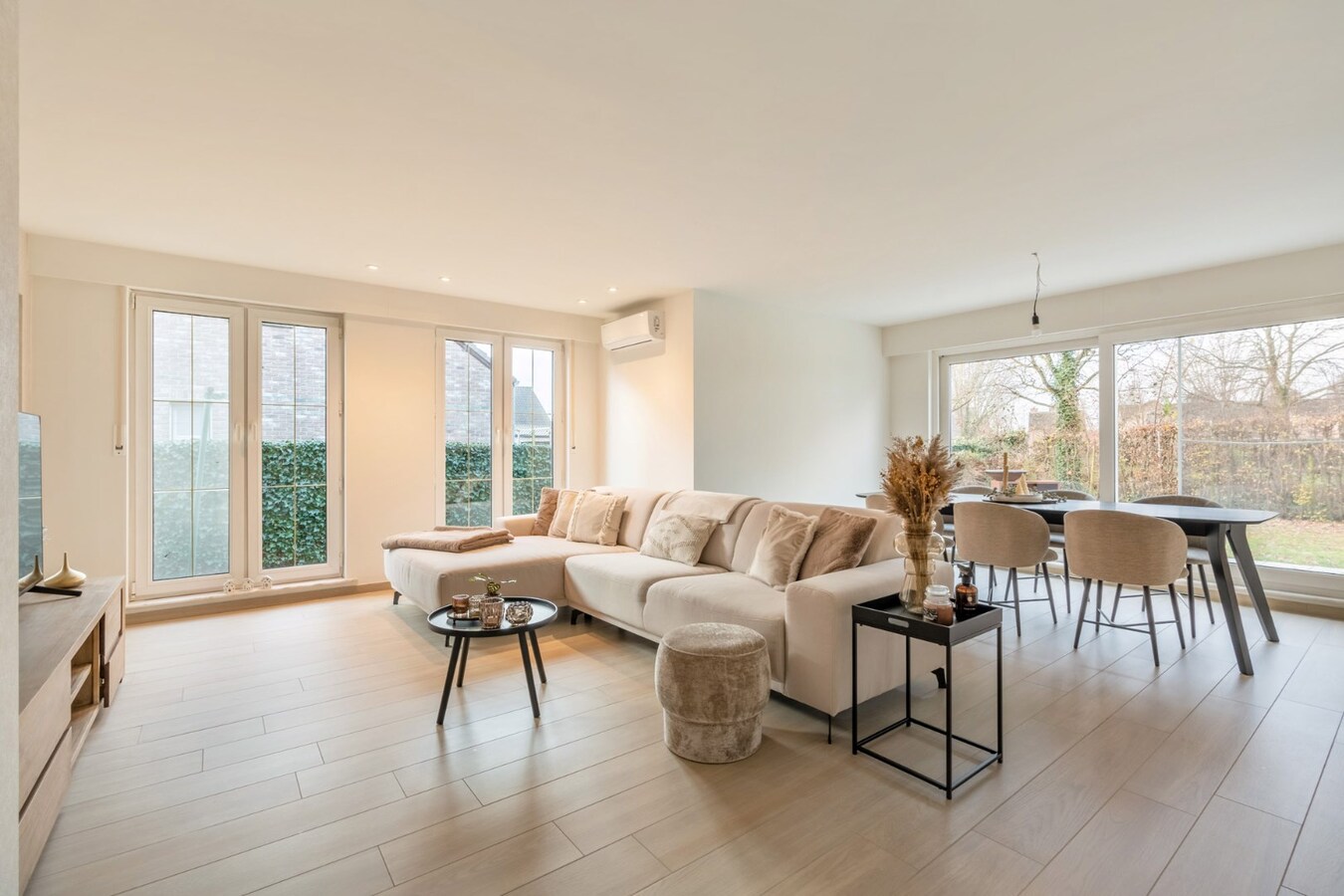 Prachtige ruim gerenoveerde woning. 