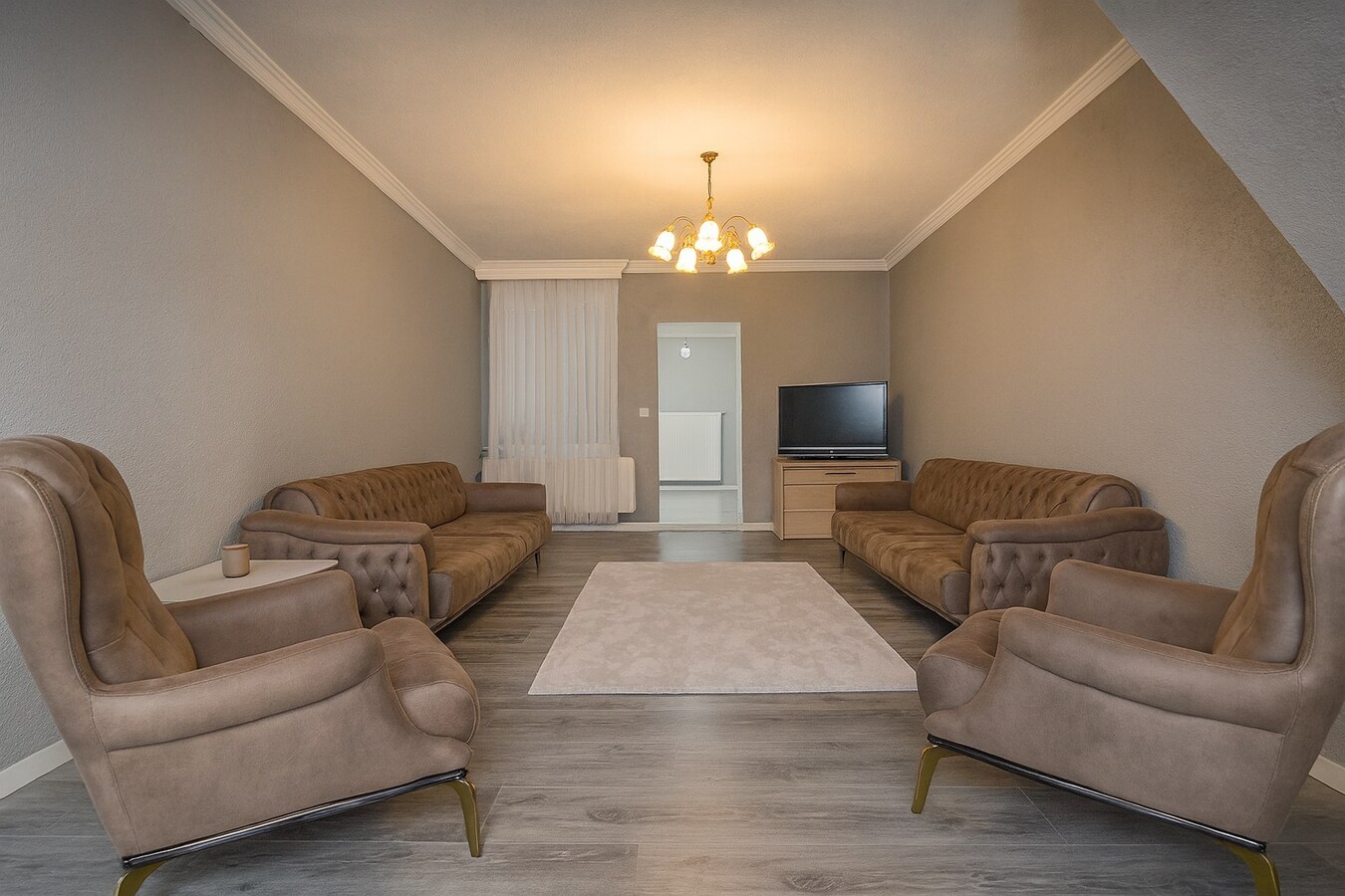 Te koop: Instapklare centraal gelegen gezinswoning met 4 slaapkamers én EPC B in hartje Sint-Niklaas! 